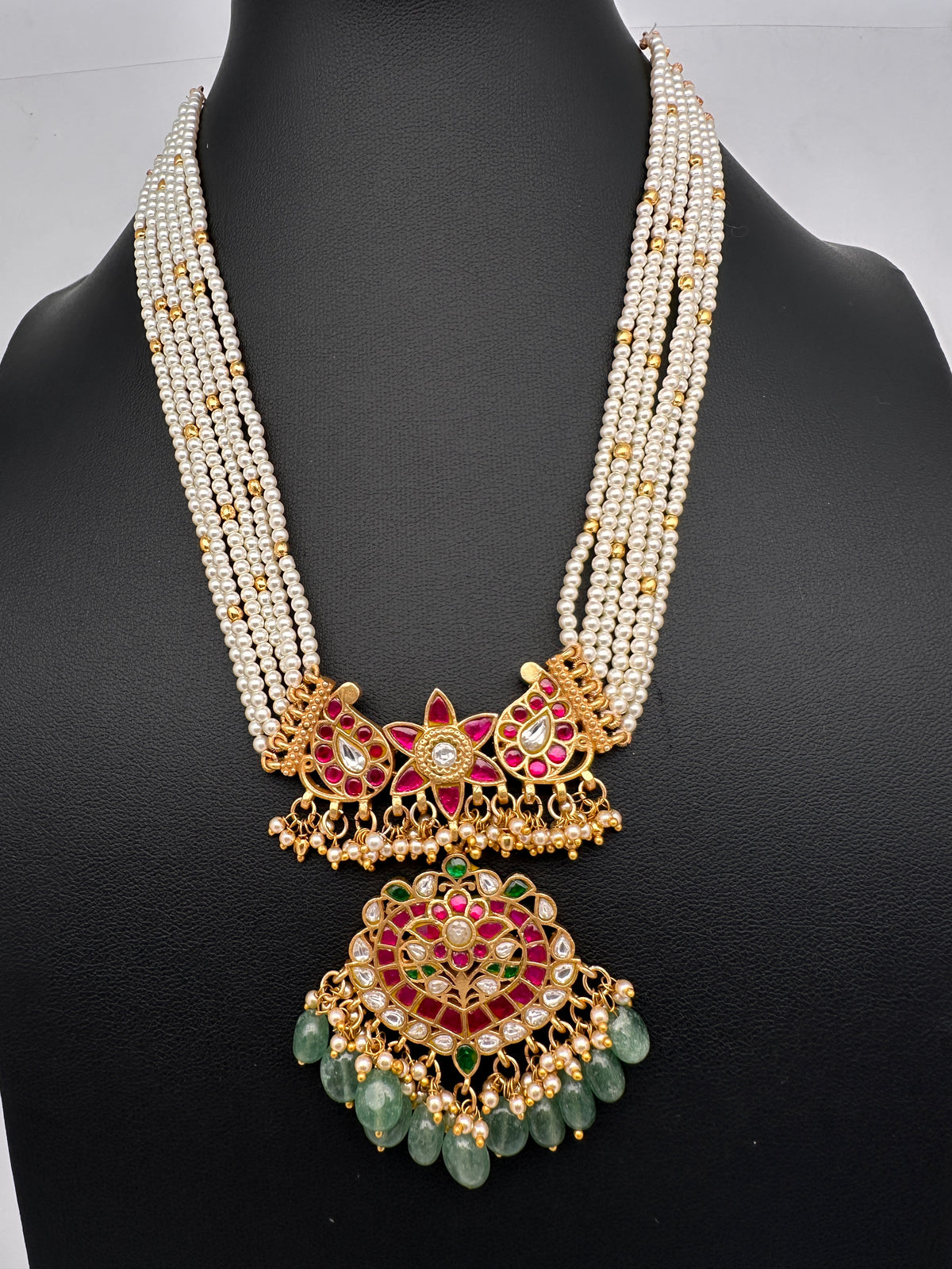 Jadau Kundan Pearls Short Necklace | JA000343