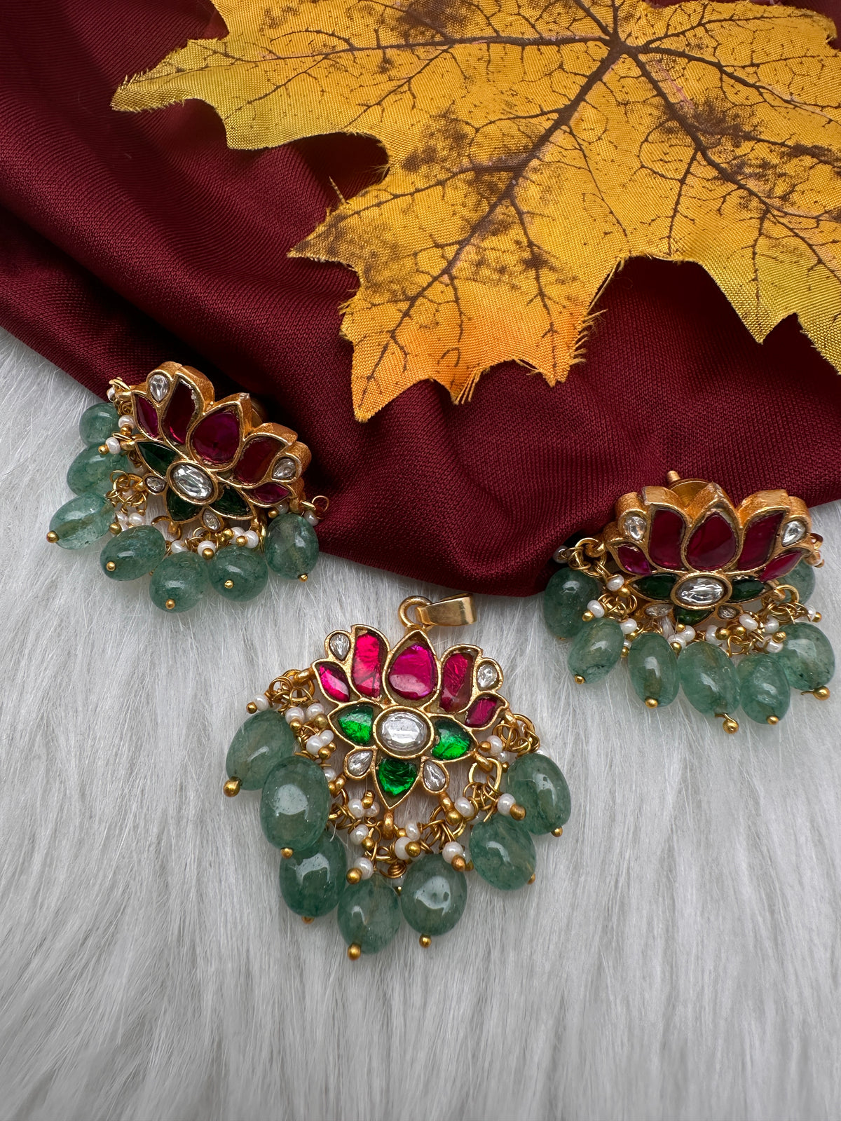 Jadau Kundan Lotus Pendant Set - product photo 7