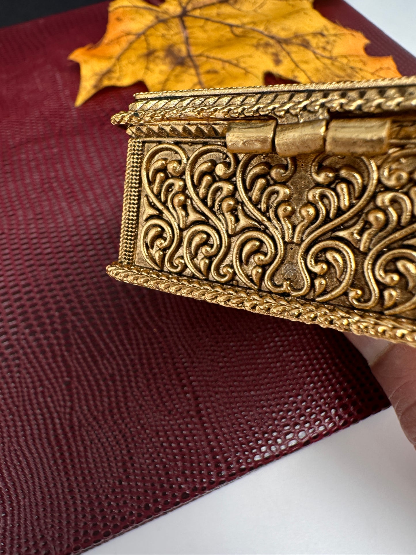 Elephant Nakshi Red Green Meenakari Work Kundan Kumkum Box Bharani - 