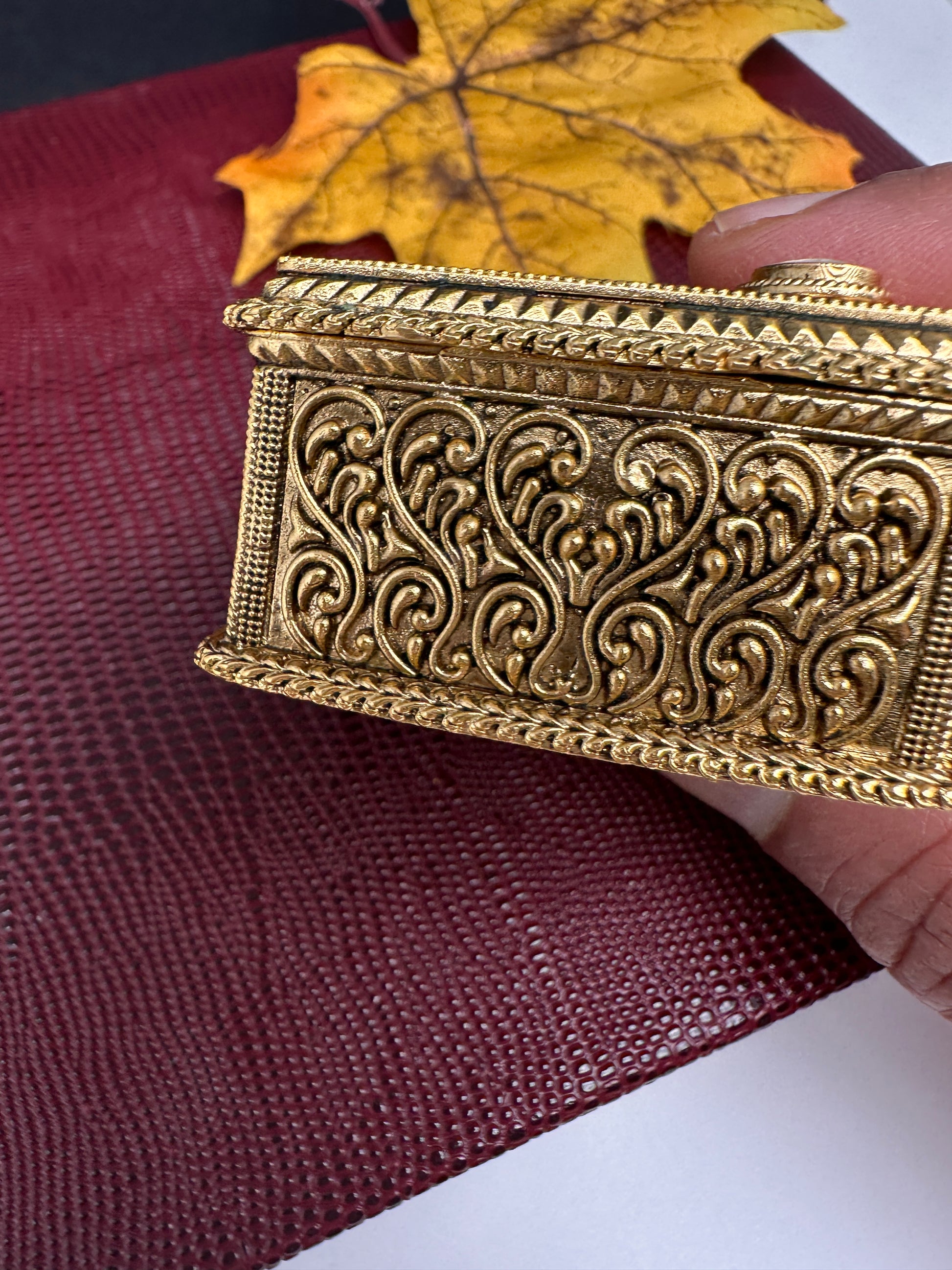 Elephant Nakshi Red Green Meenakari Work Kundan Kumkum Box Bharani - 