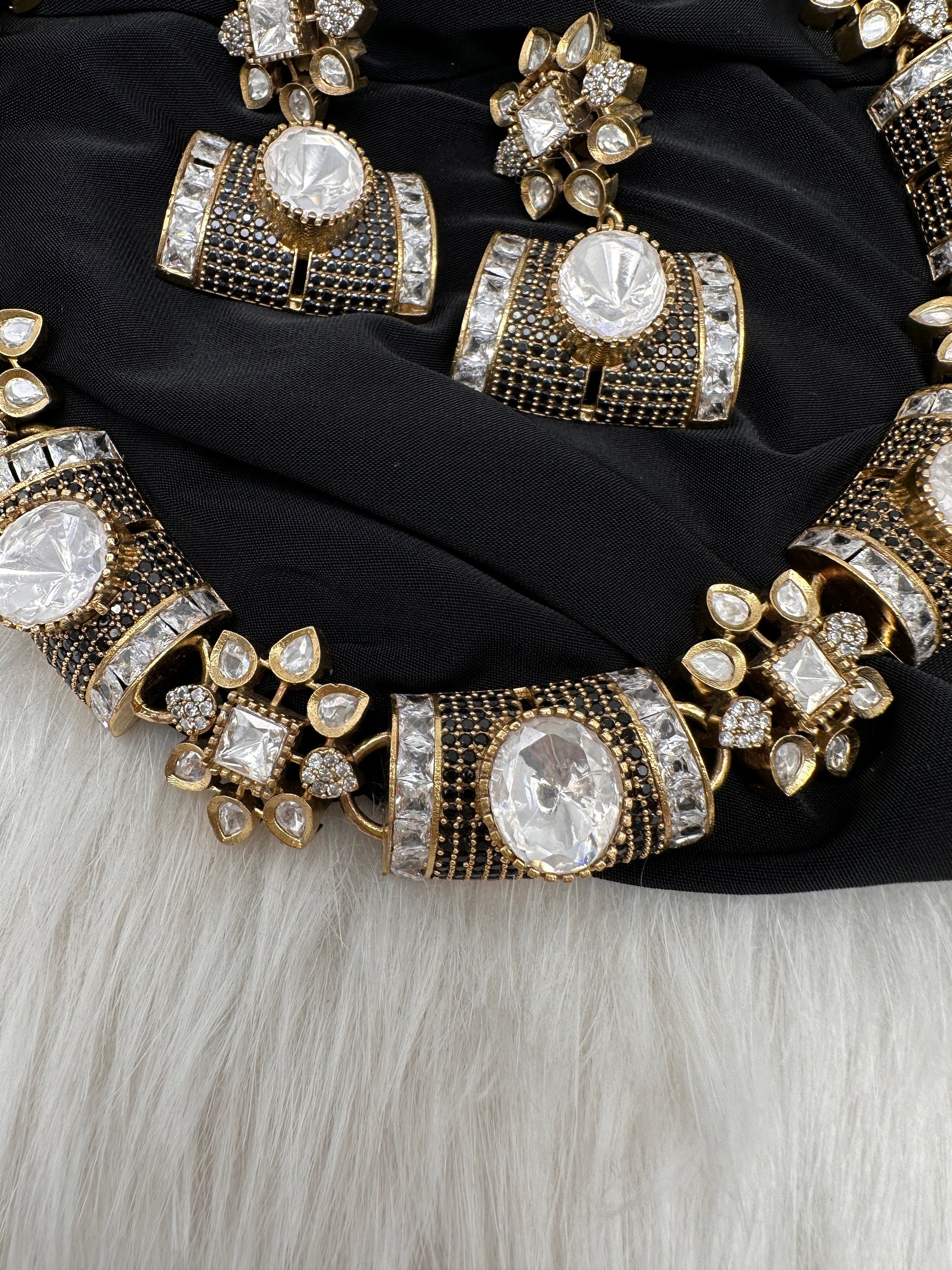Moissanite Kundan Color Stone Necklace - Black