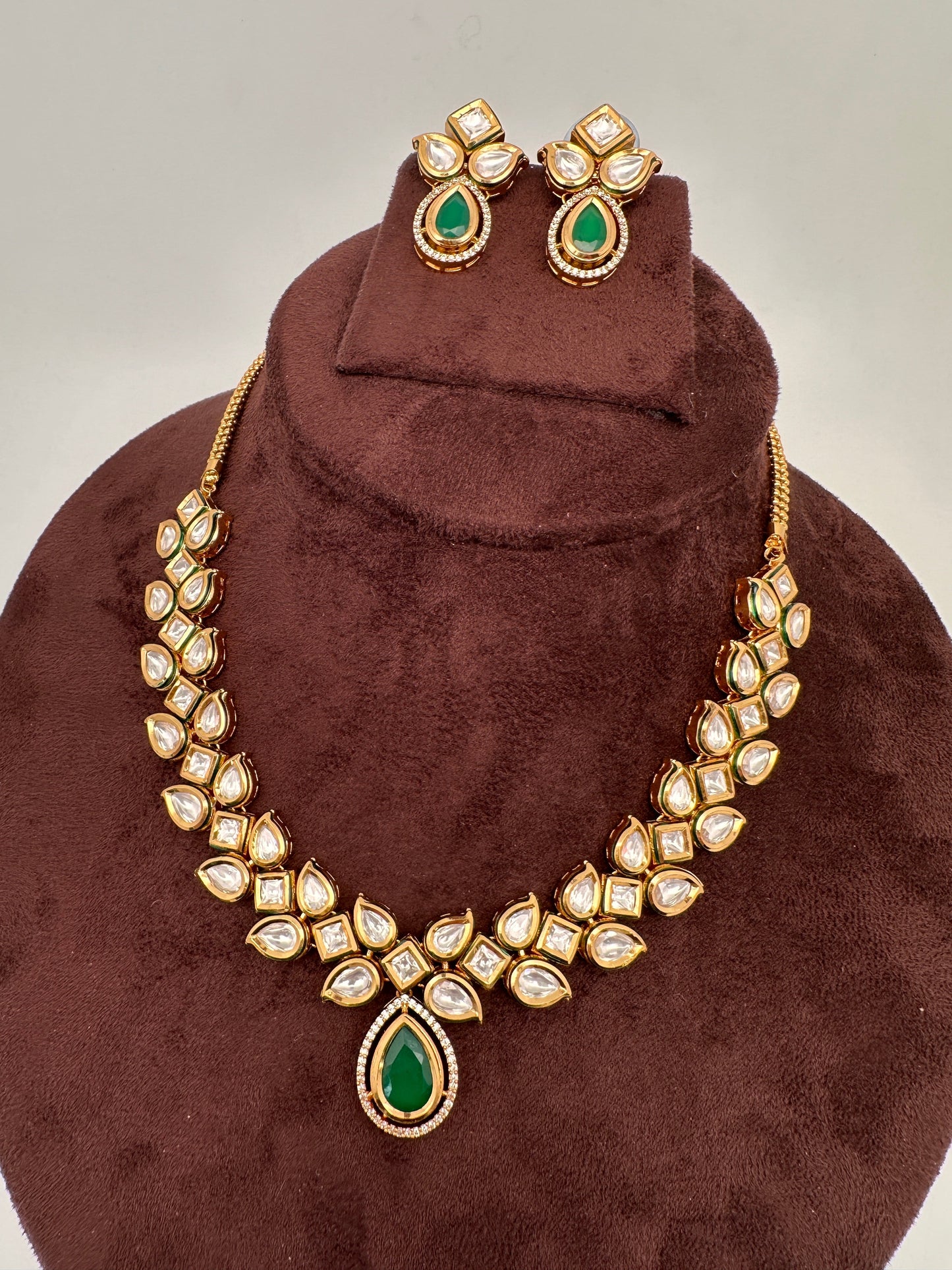 Kundan Green Stone Short Necklace