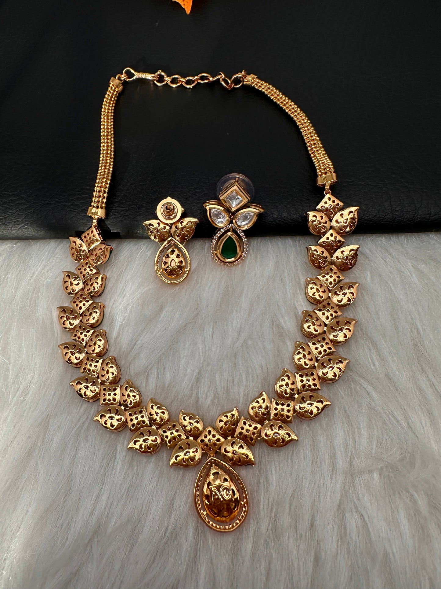 Kundan Green Stone Short Necklace