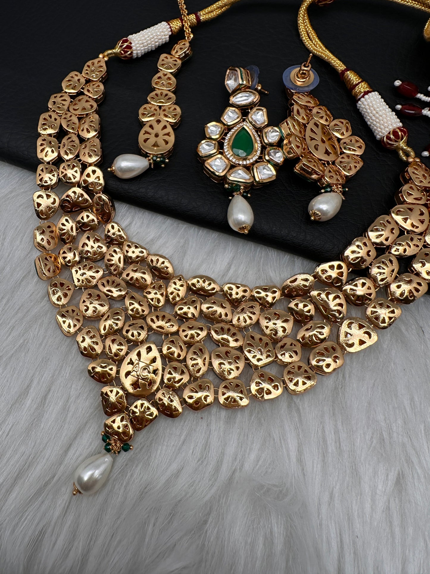 Kundan Green Stone Bridal Necklace comes with Earrings and Mang Tika