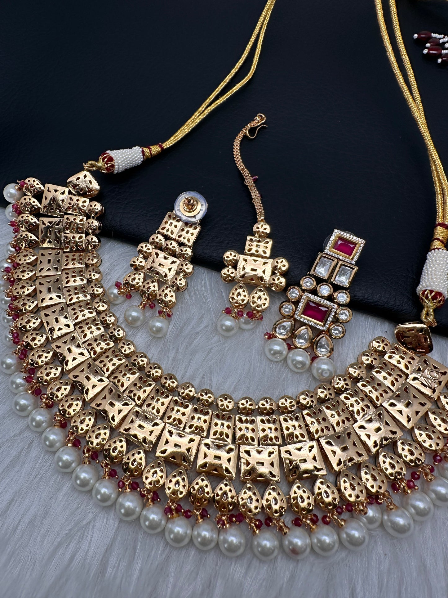Kundan Red Stone Bridal Necklace comes with Earrings and Mang Tika