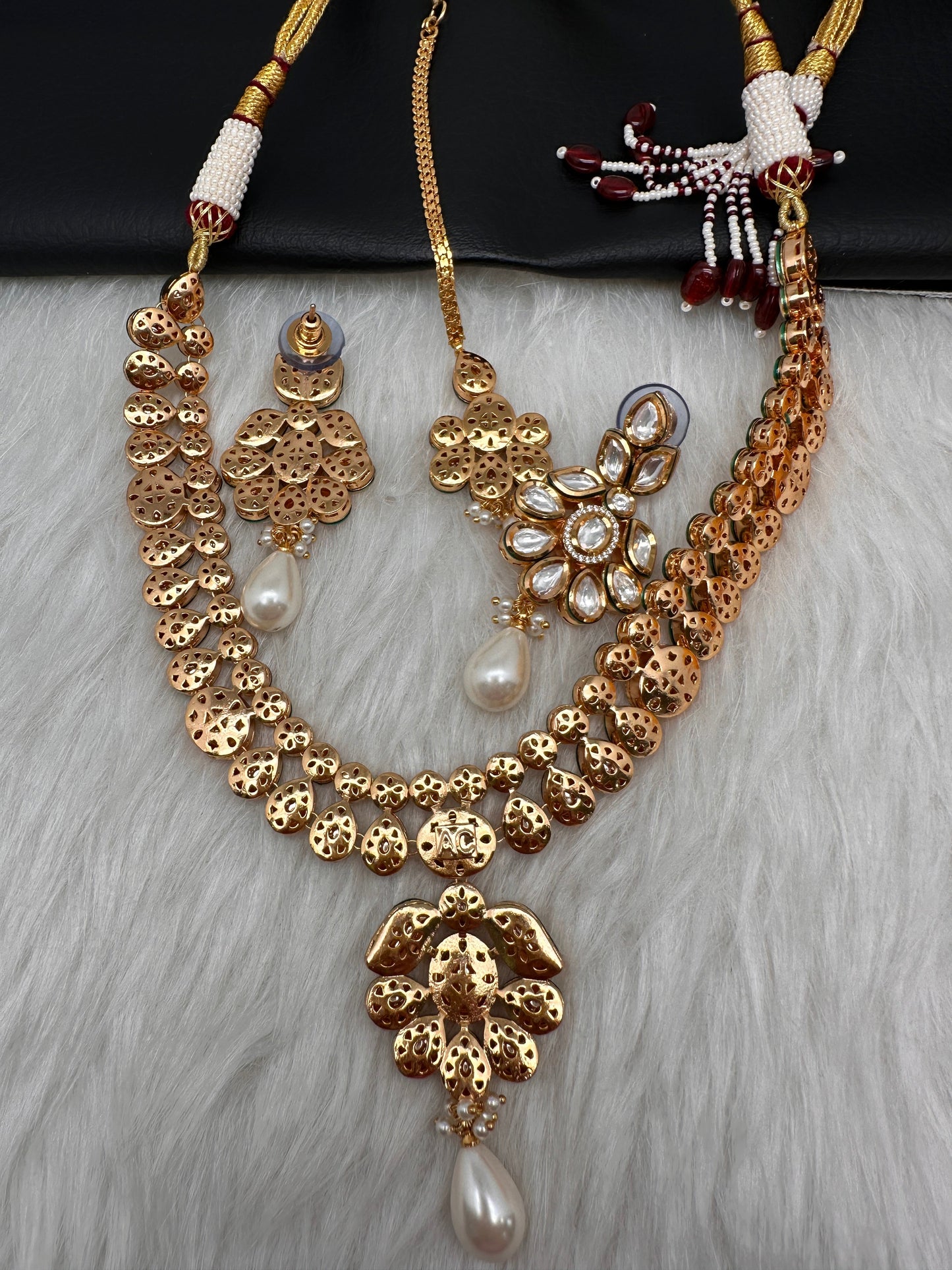Kundan Statement Necklace comes with Earrings and Mang Tika