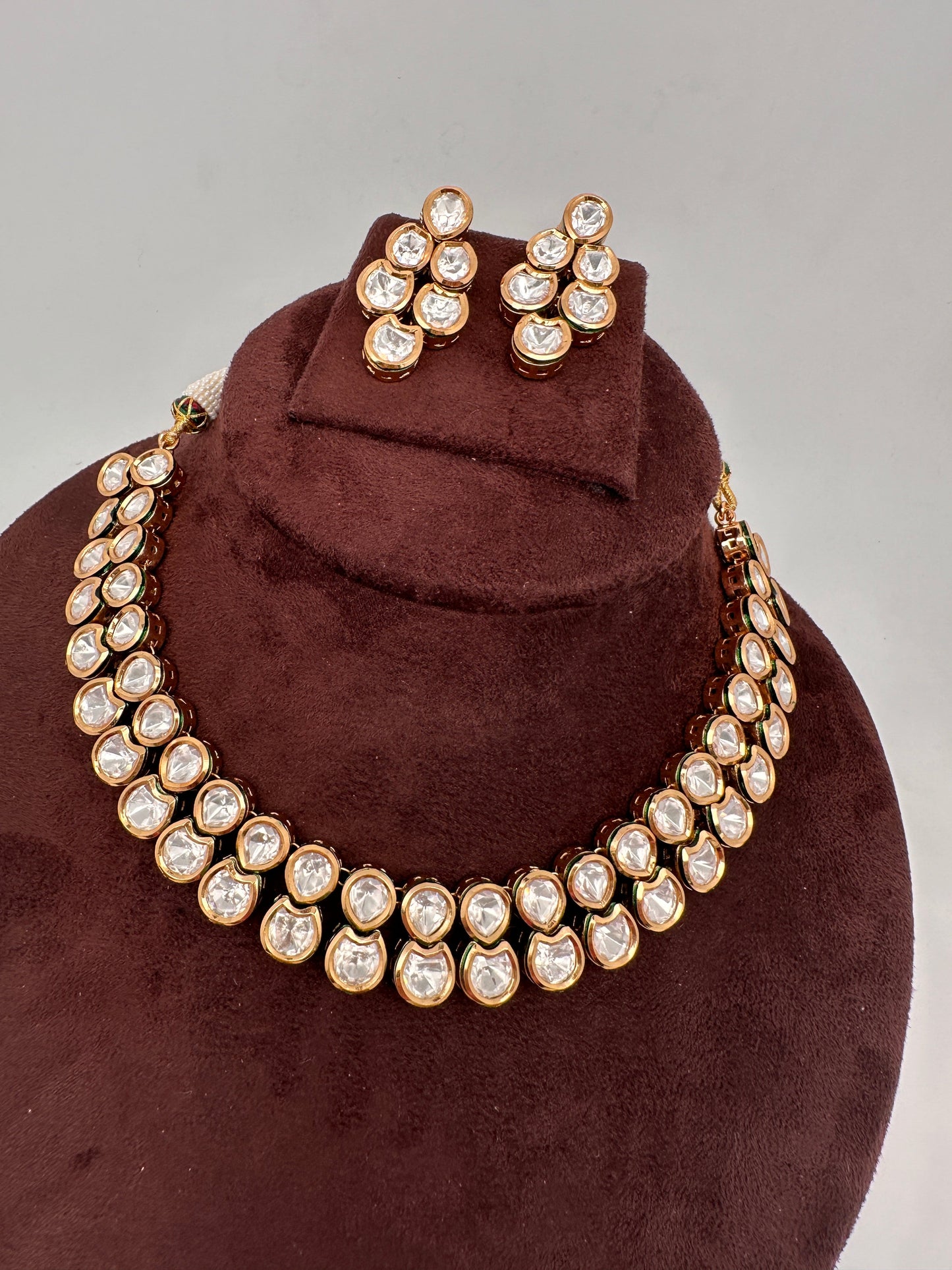 Kundan Neckline Necklace comes with Earrings