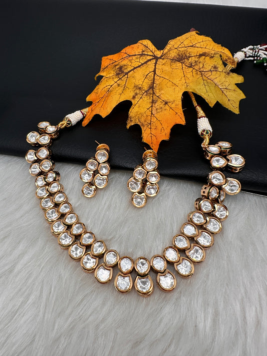Kundan Neckline Necklace comes with Earrings
