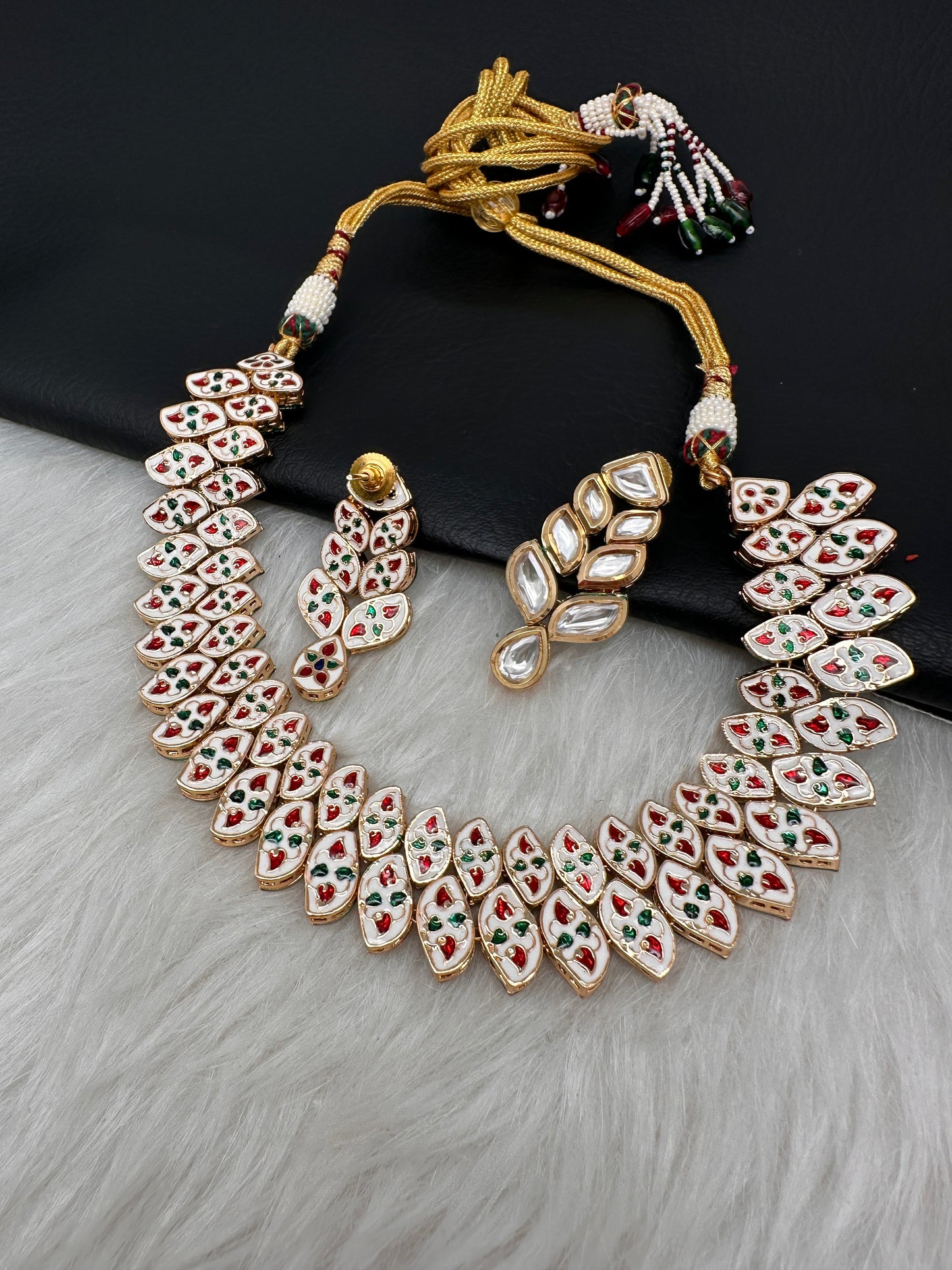 Kundan Neckline Necklace