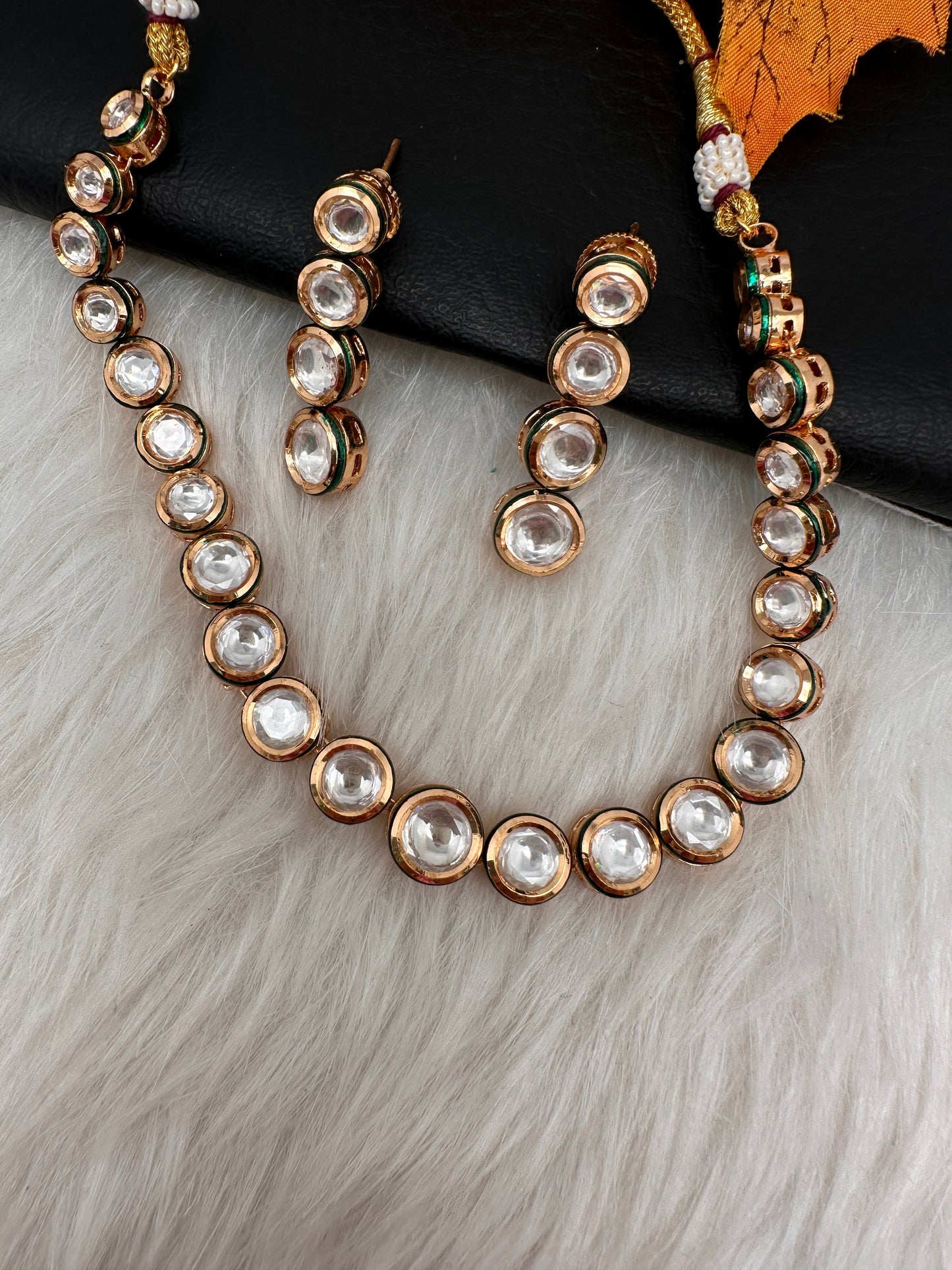 Kundan Single Line Neckline Necklace