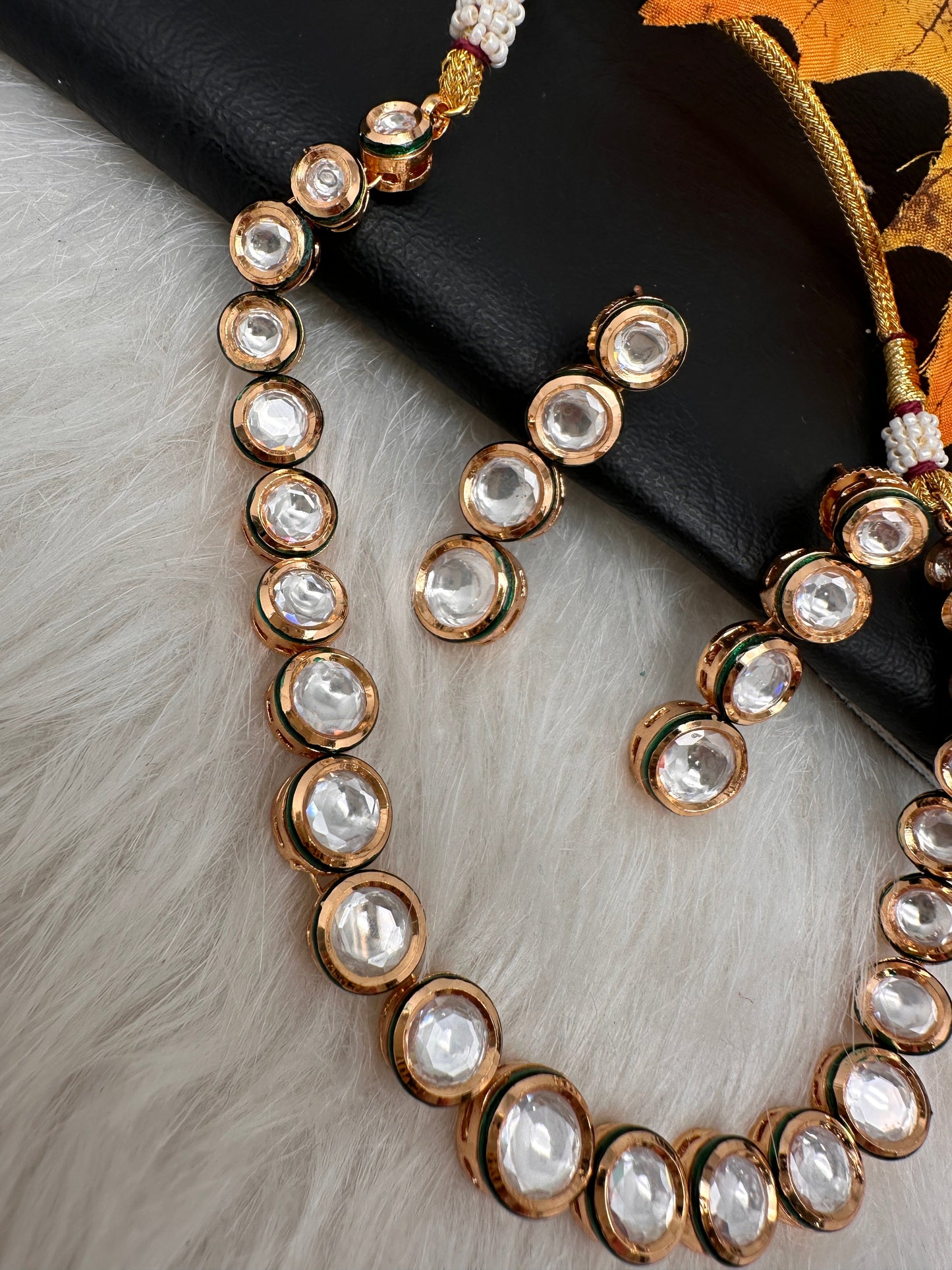 Kundan Single Line Neckline Necklace