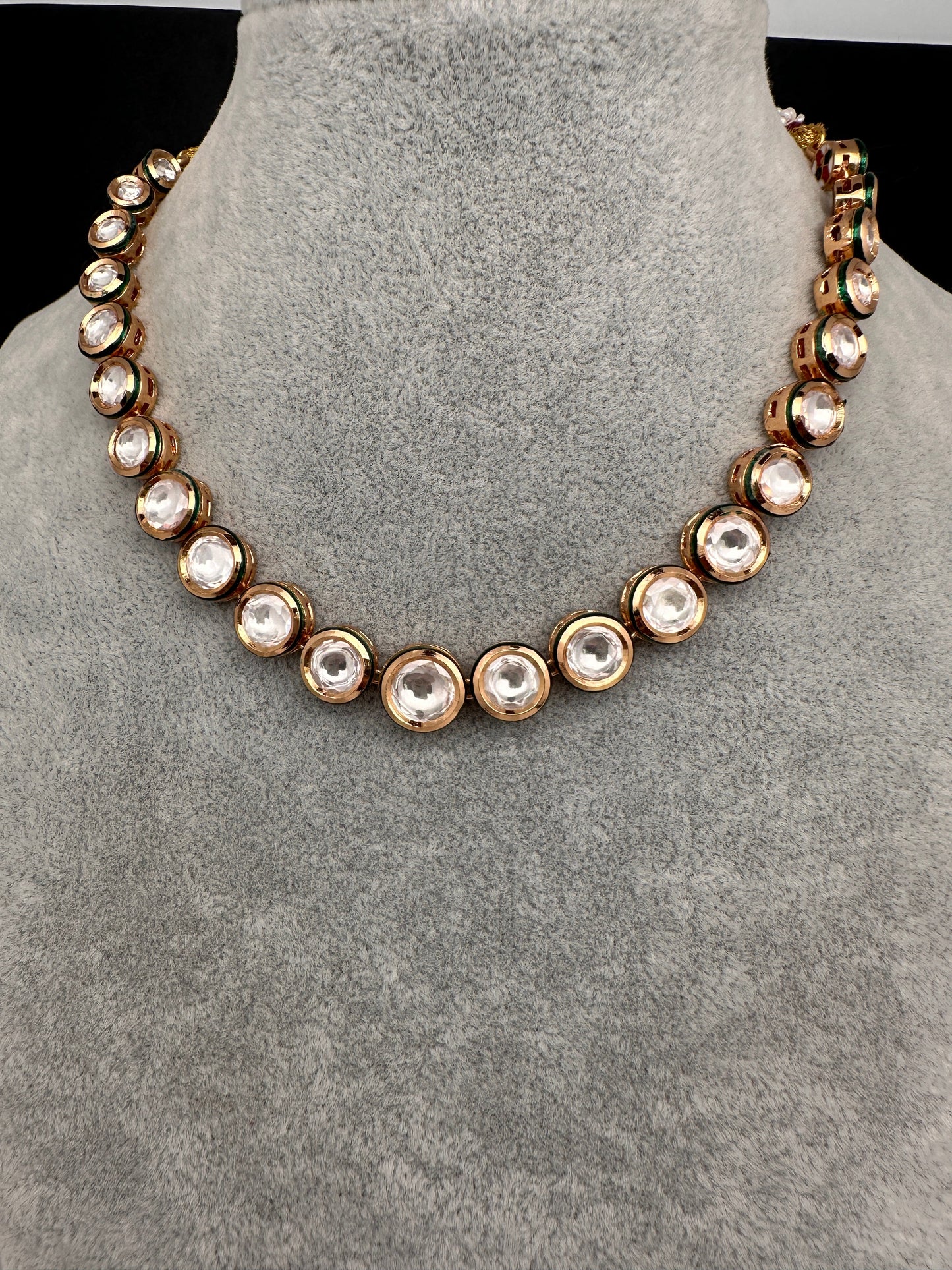 Kundan Single Line Neckline Necklace
