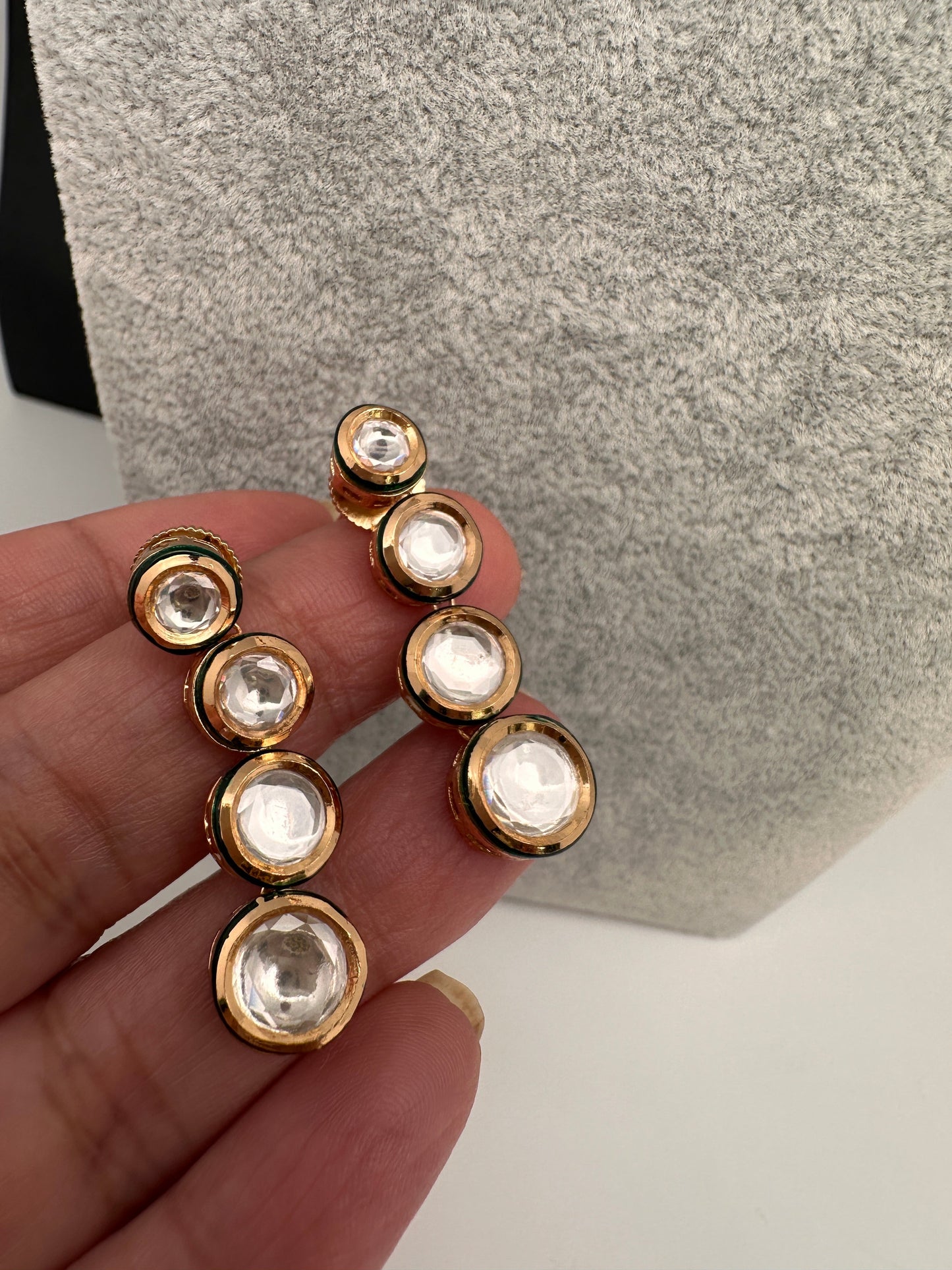 Kundan Single Line Neckline Necklace