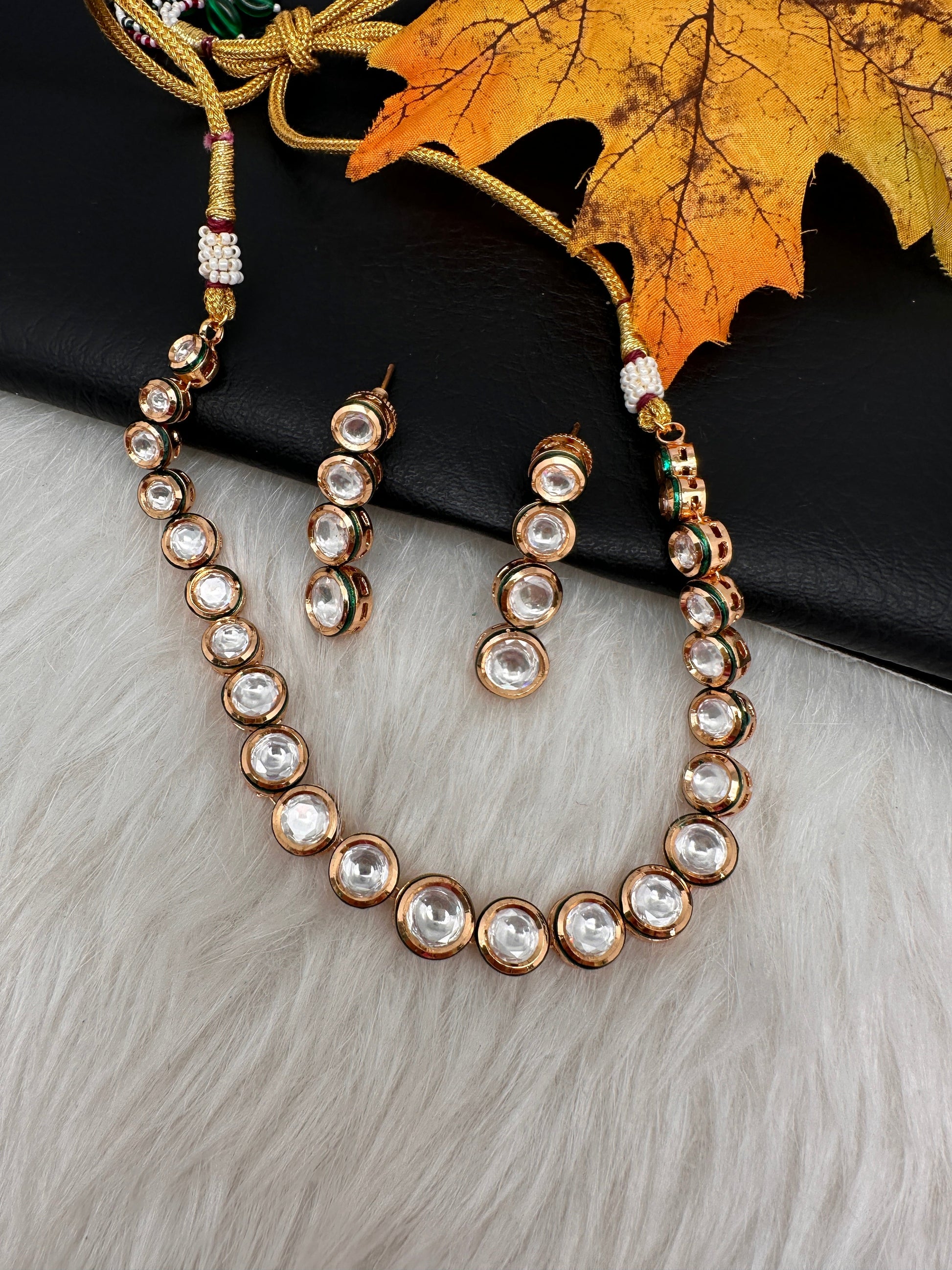 Kundan Single Line Neckline Necklace