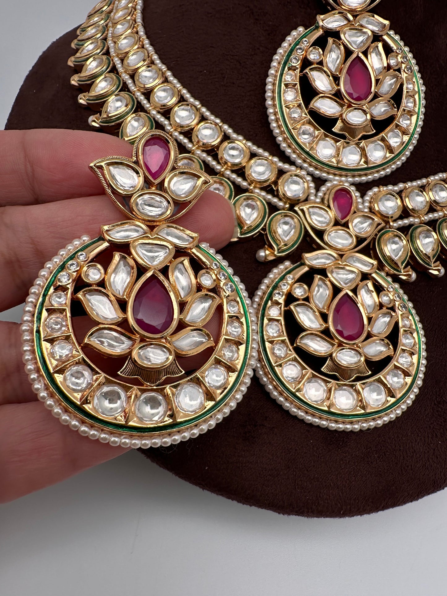 Mango Kundan Statement Necklace comes with Earrings and Mang Tika