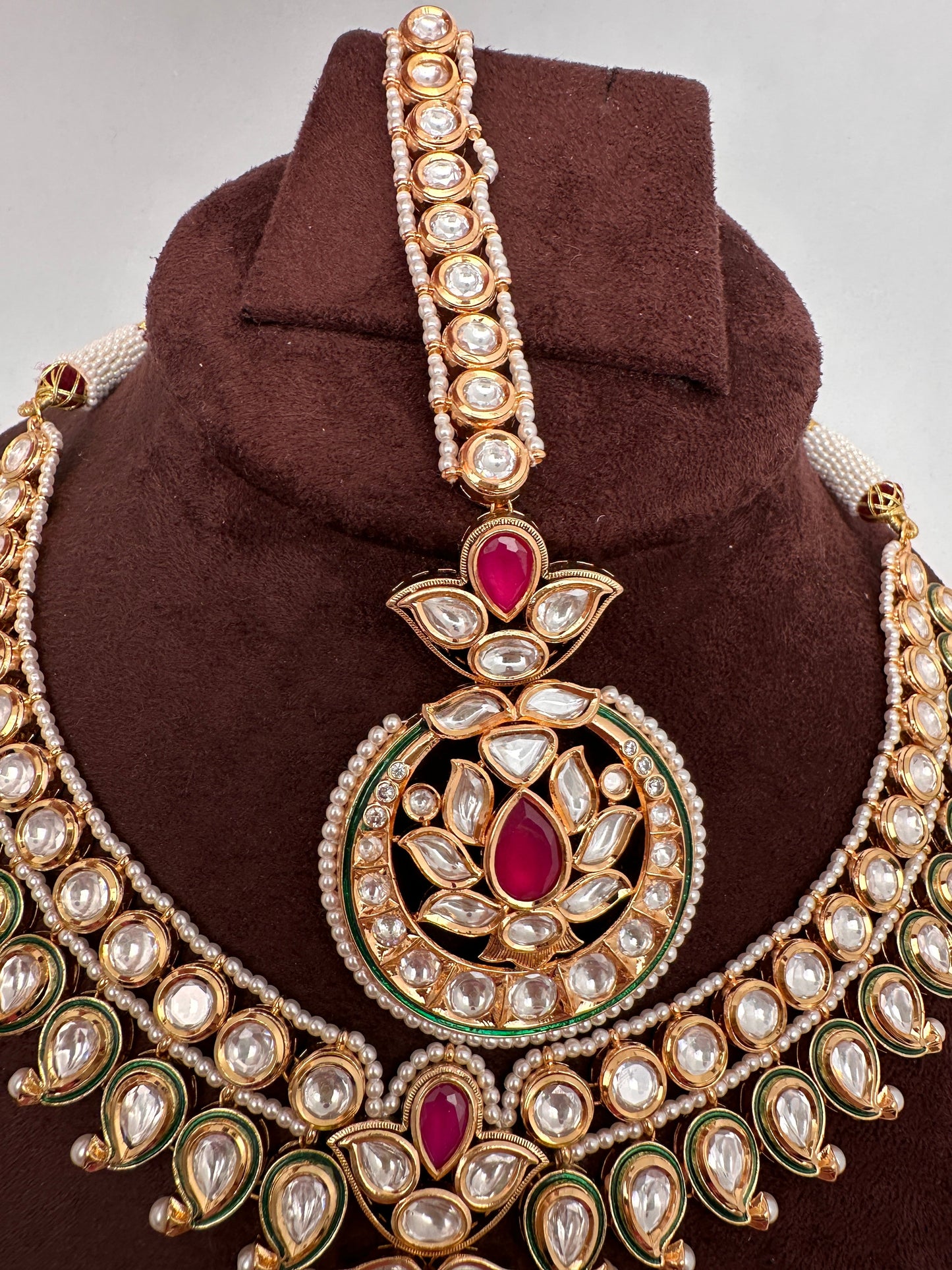 Mango Kundan Statement Necklace comes with Earrings and Mang Tika