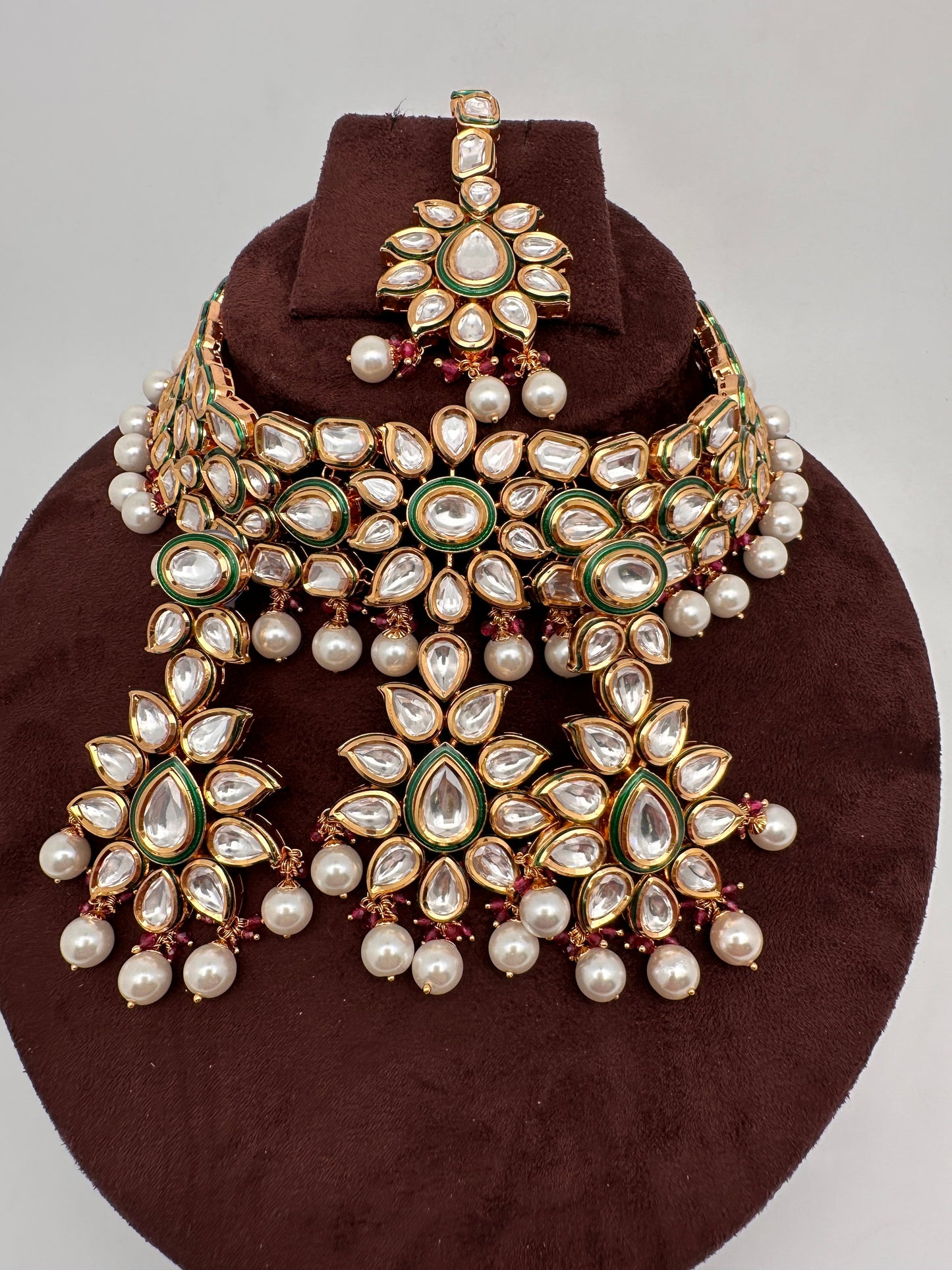 Kundan Statement Choker comes with Earrings and Mang Tika