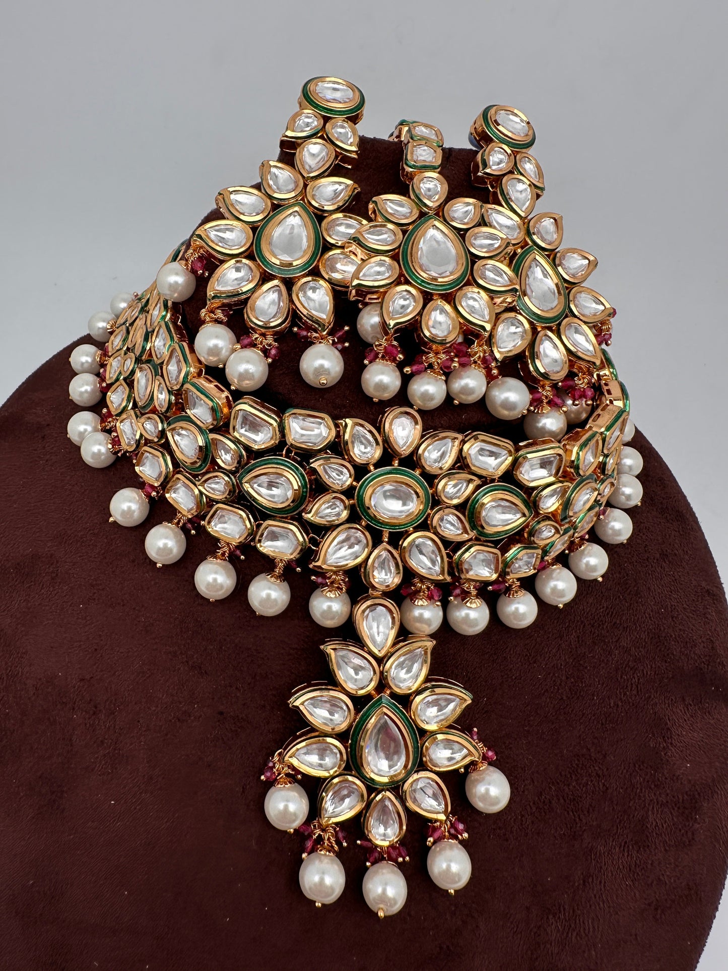 Kundan Statement Choker comes with Earrings and Mang Tika