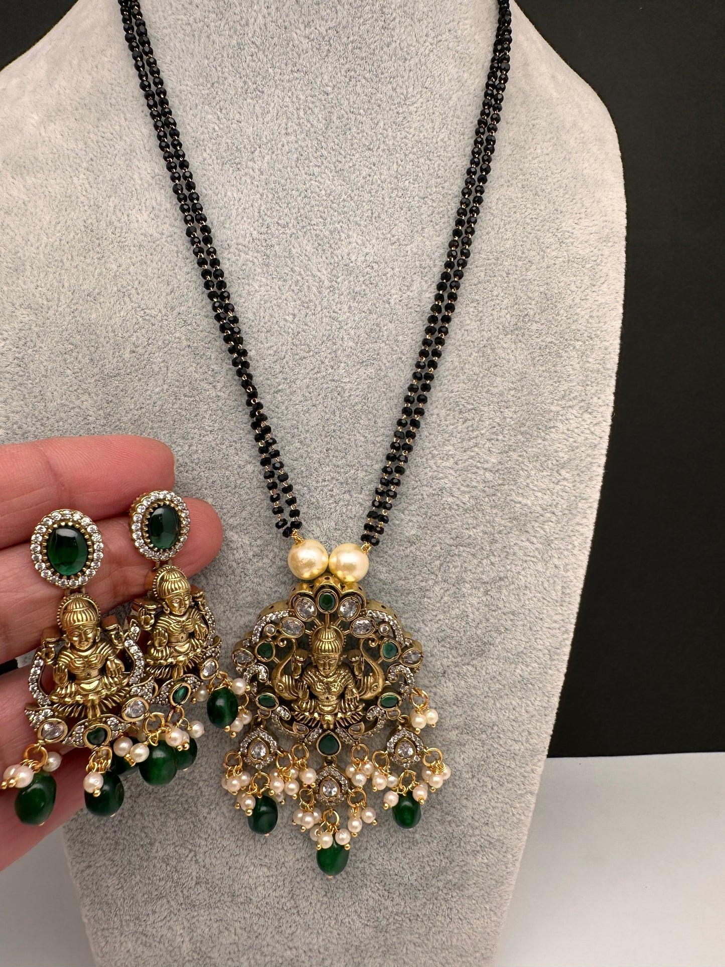 Goddess Lakshmi Color Stone Color Beads Mangalsutra Necklace - Green