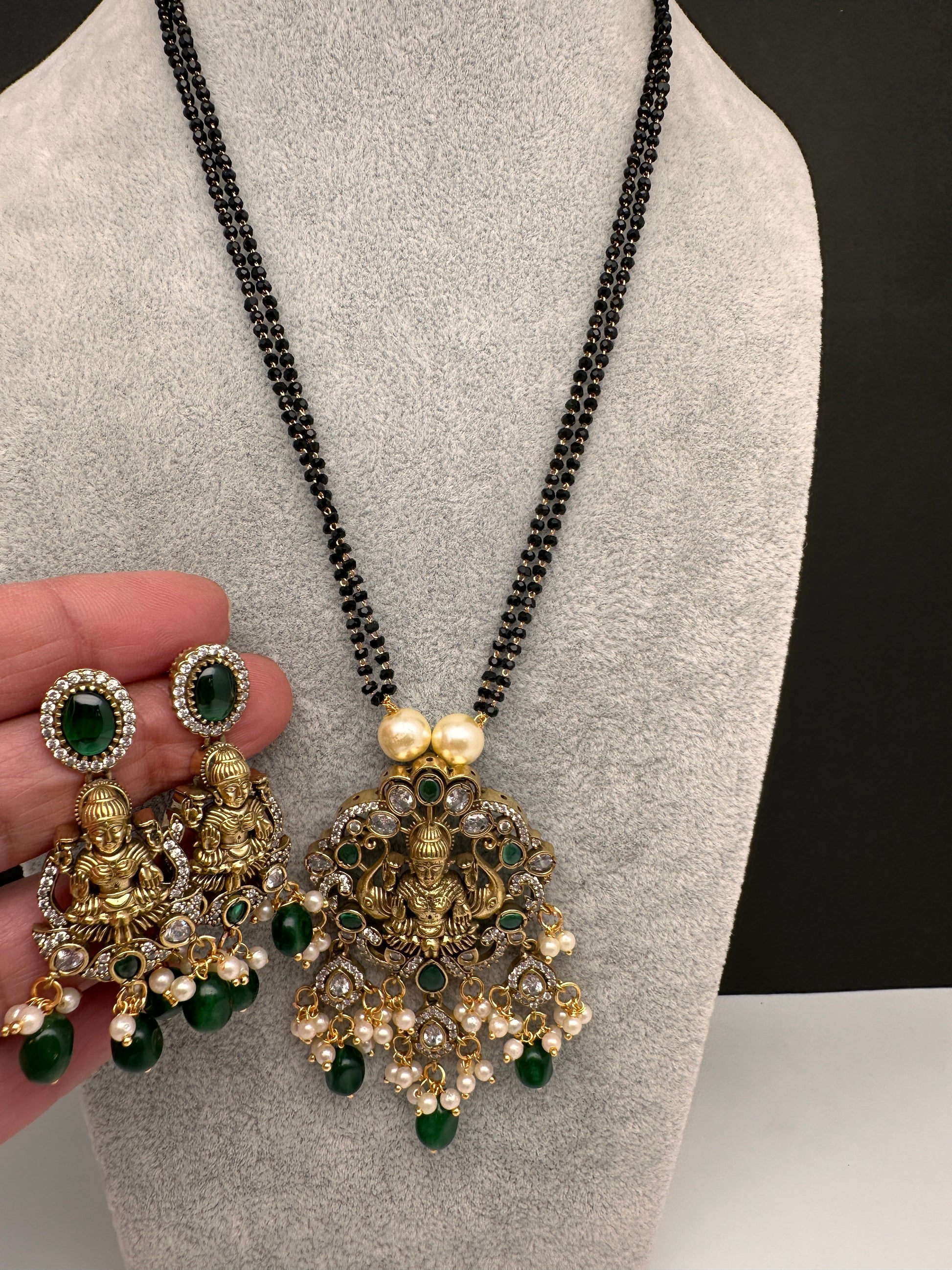 Goddess Lakshmi Color Stone Color Beads Mangalsutra Necklace - Green