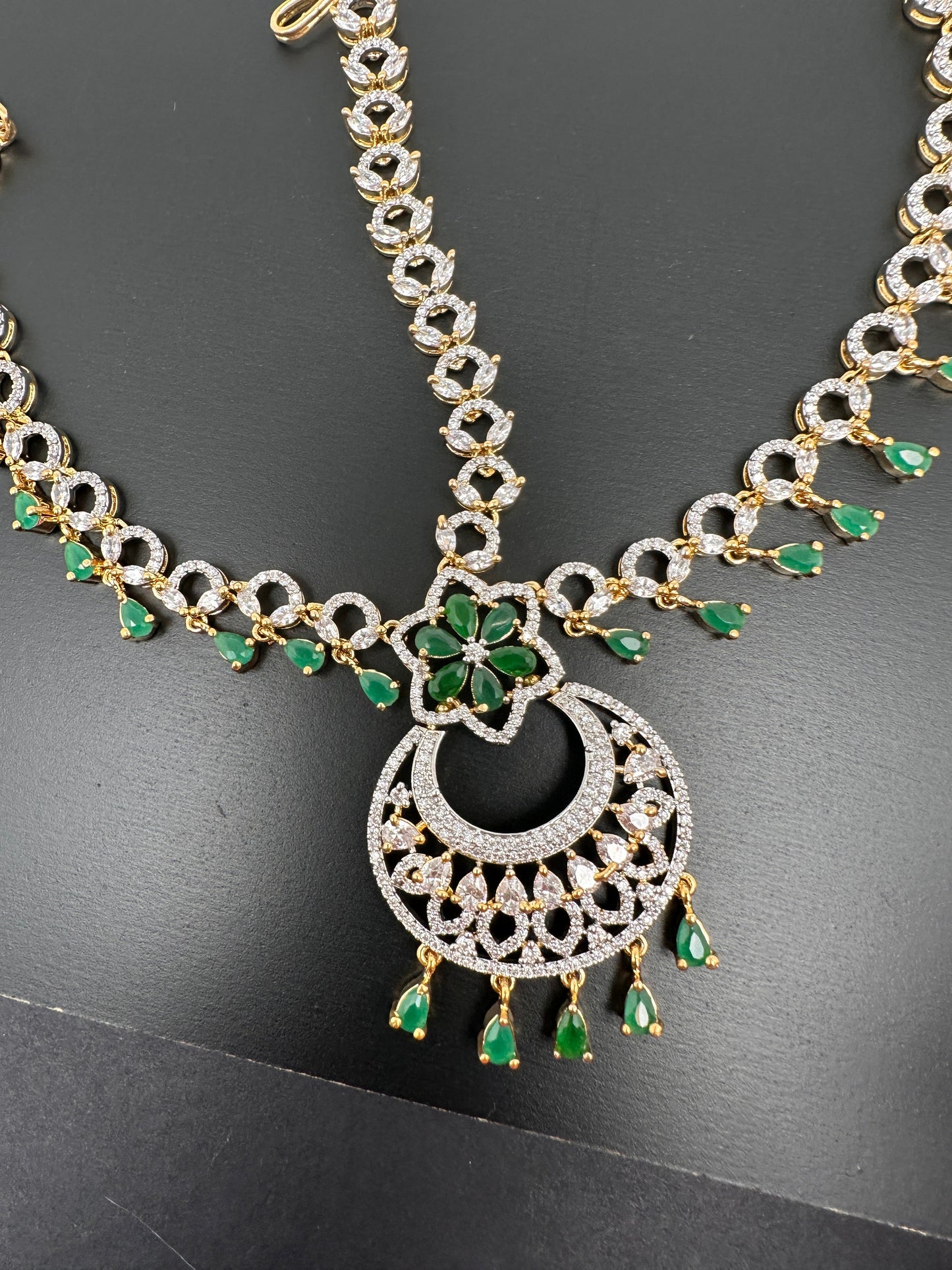 Emerald Maangteeka Mathapatti