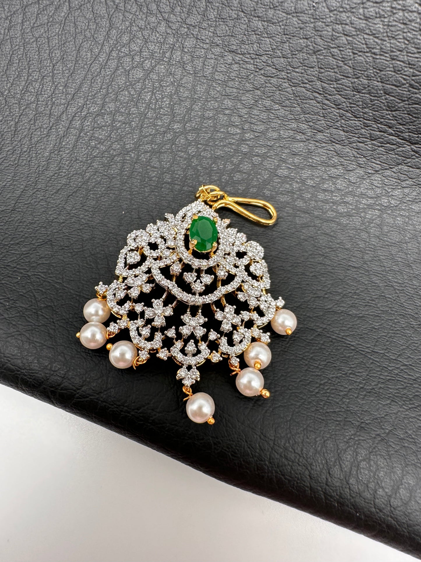 Diamond Finish Color Stone Maangteeka - Green