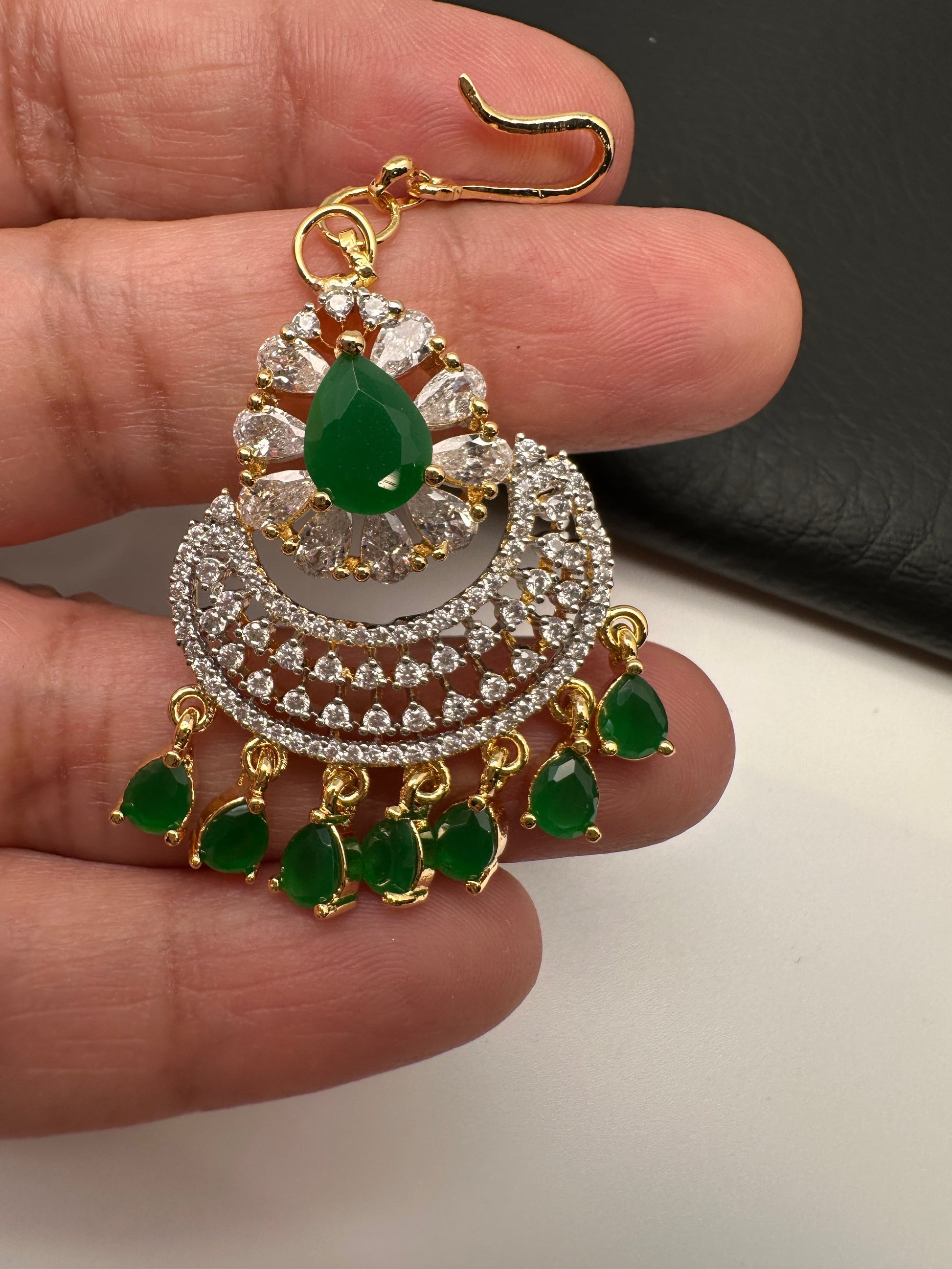 Diamond Finish Color Stone Maangteeka - Green