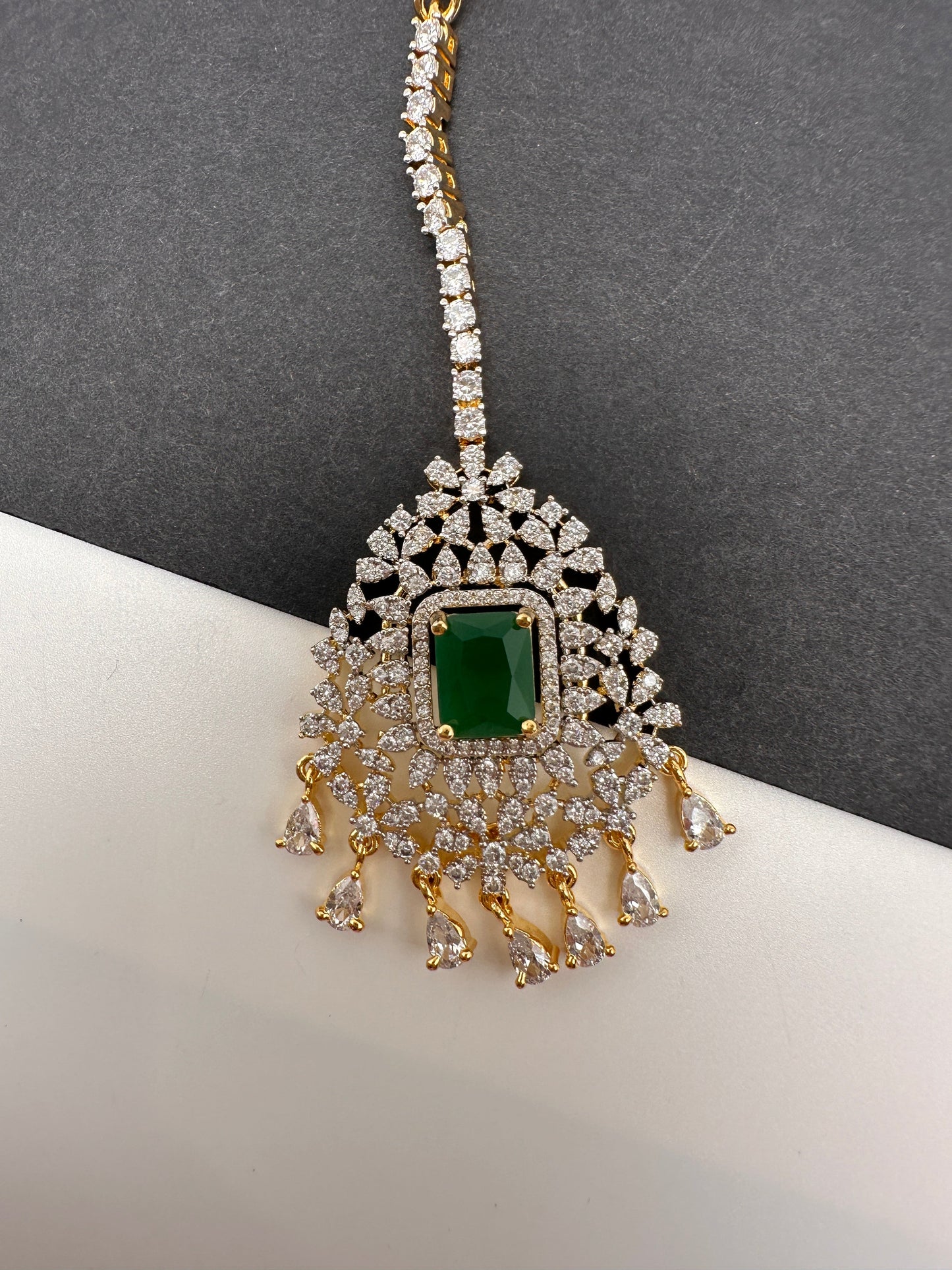 AD Emerald Green Mang Tika