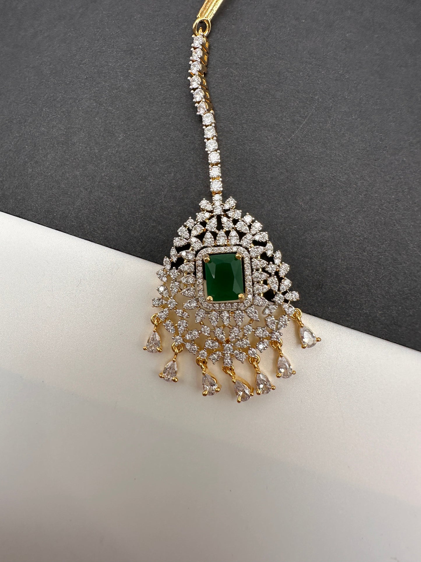 AD Emerald Green Mang Tika