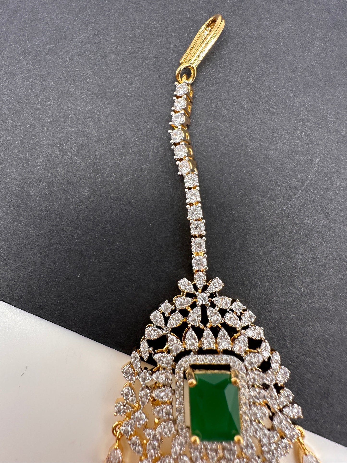 AD Emerald Green Mang Tika