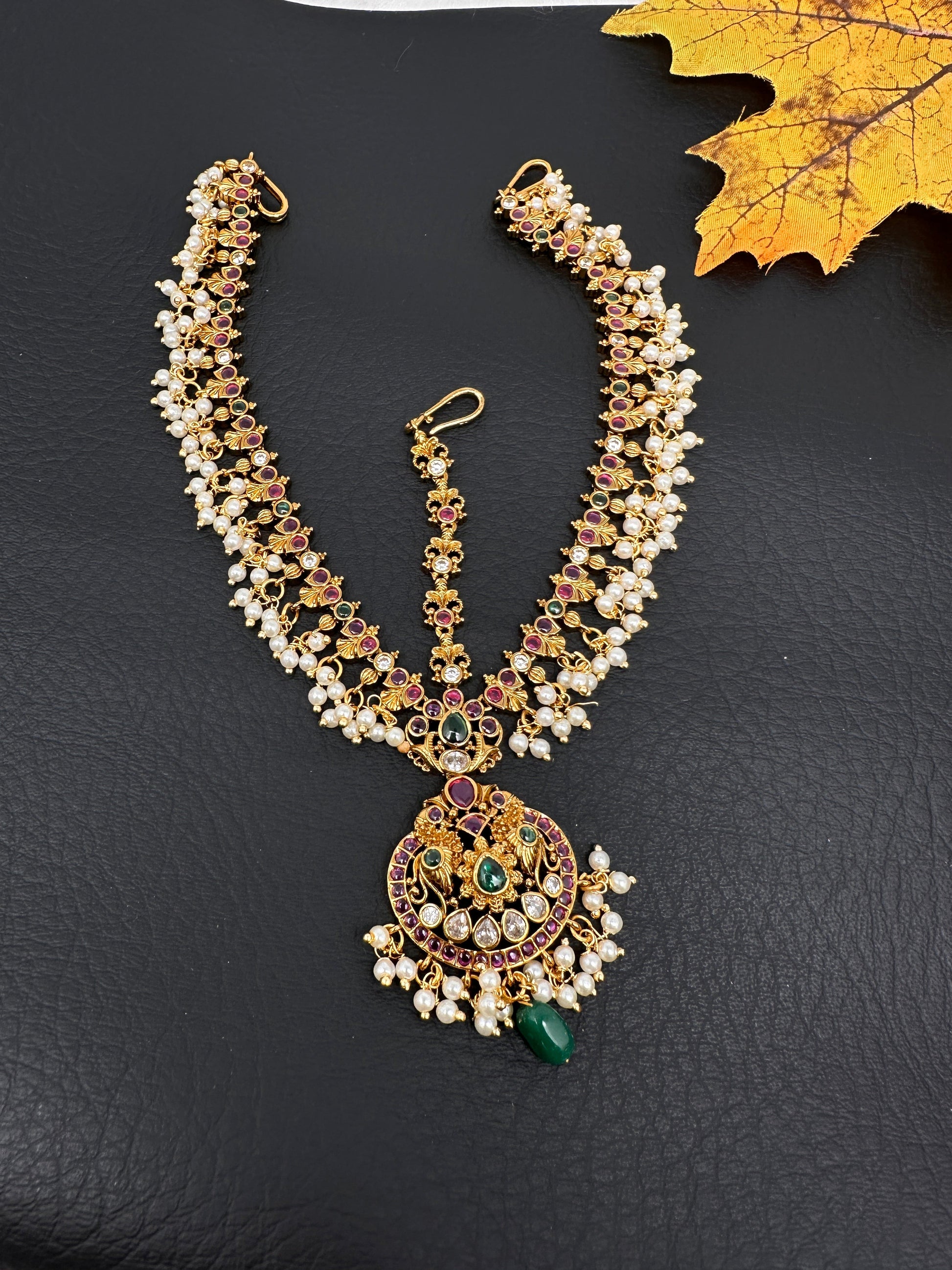 Matte Kempu Pearls Maangteeka Mathapatti