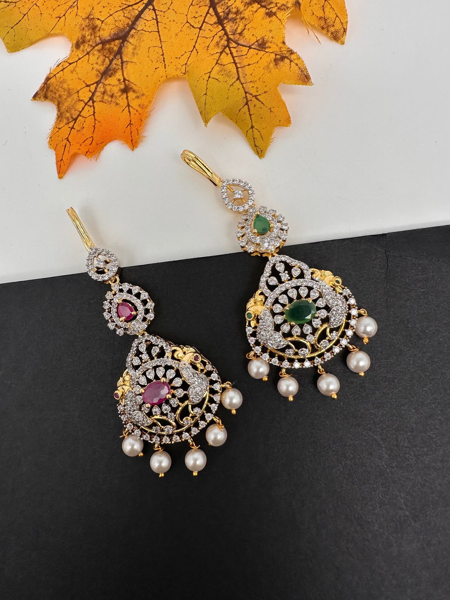 Diamond Finish Color Stone Maangteeka - Green
