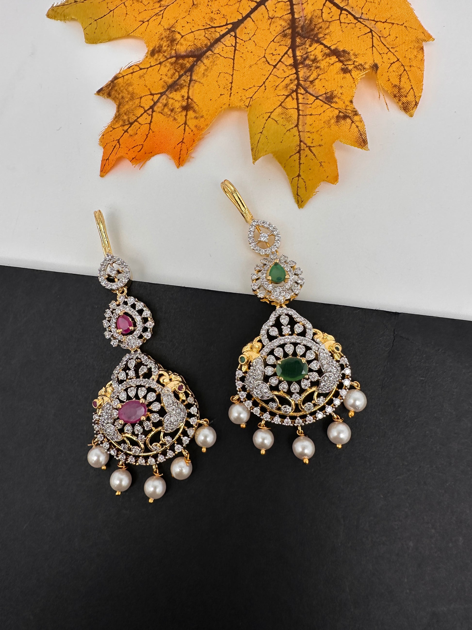 Diamond Finish Color Stone Maangteeka - Green