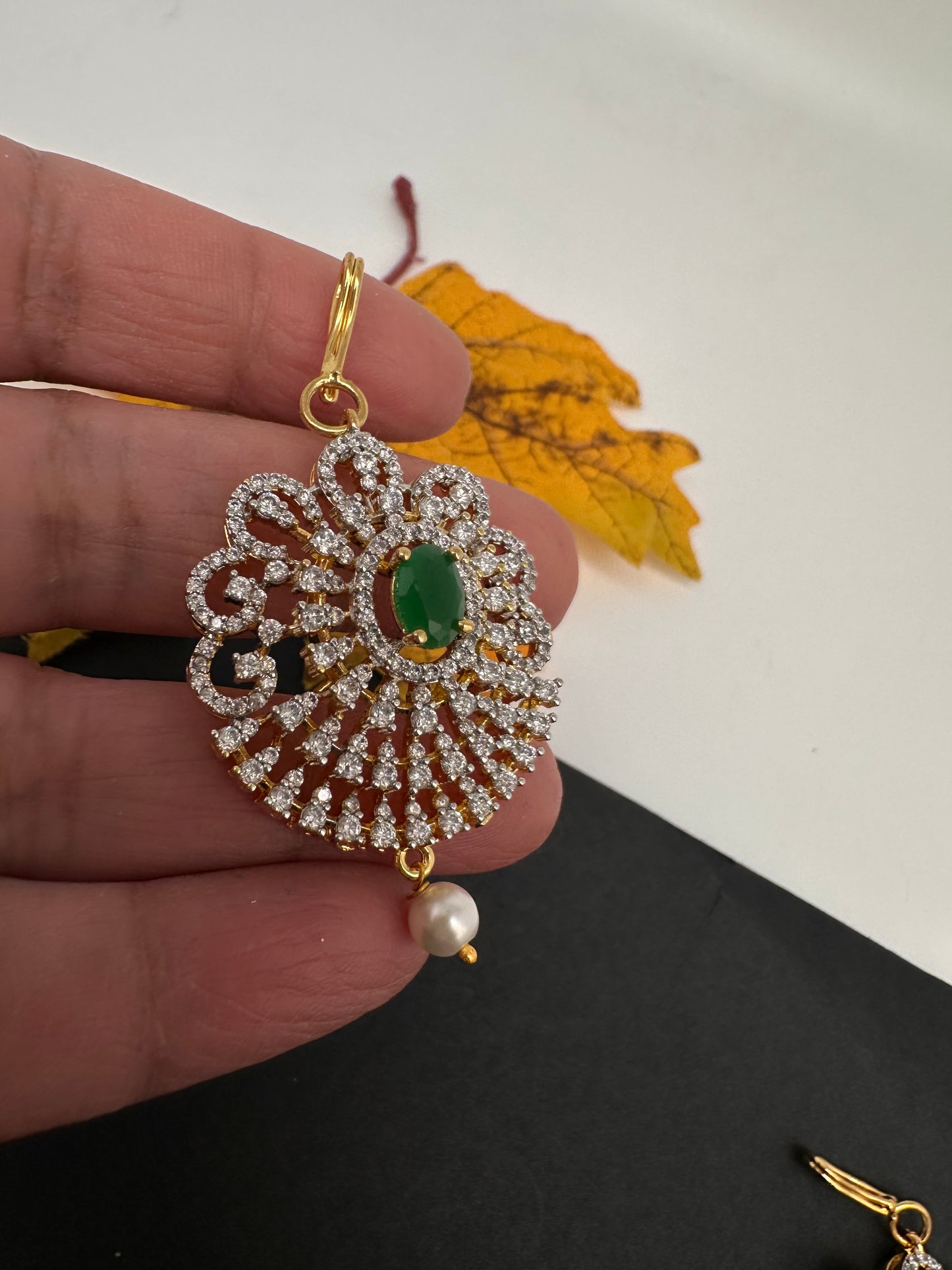 Diamond Finish Color Stone Maangteeka - Green