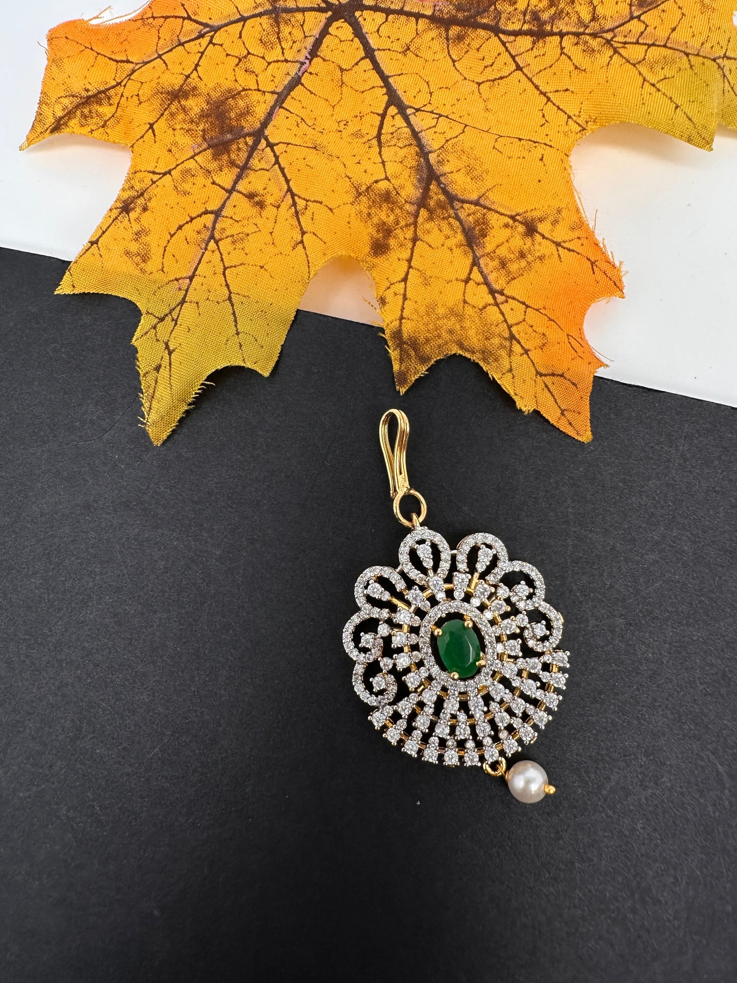 Diamond Finish Color Stone Maangteeka - Green
