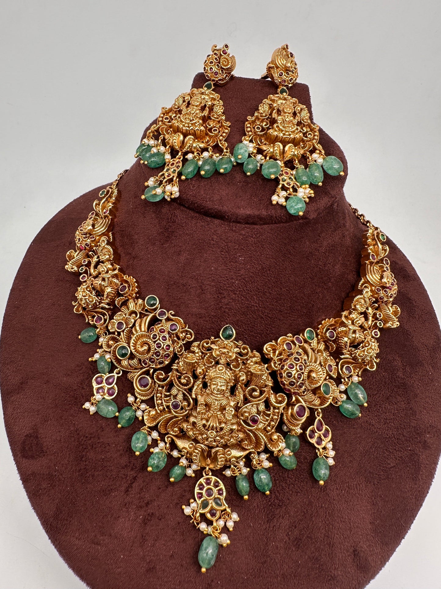 Goddess Lakshmi Nakshi Short Necklace with Emerald Beads