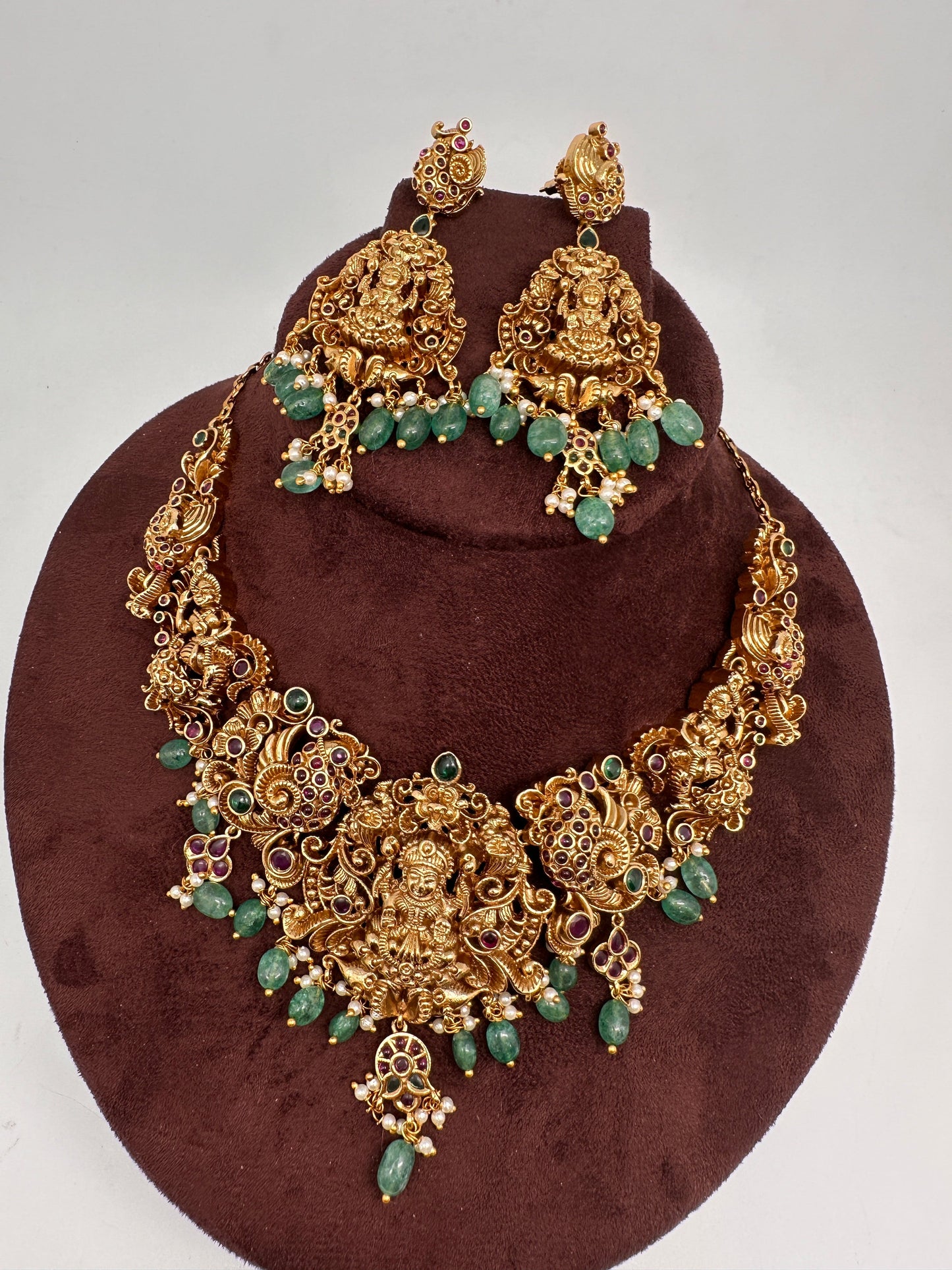 Goddess Lakshmi Nakshi Short Necklace with Emerald Beads