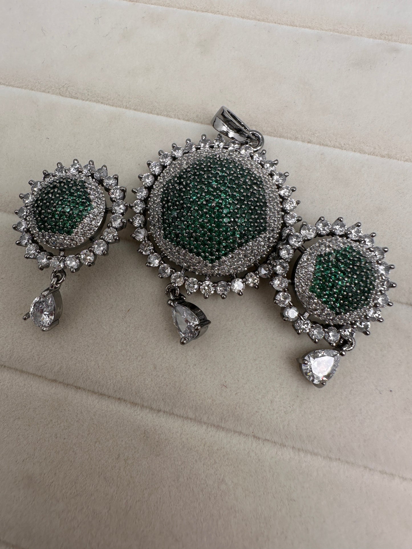 Nano Setting AD Pendent Set - Green