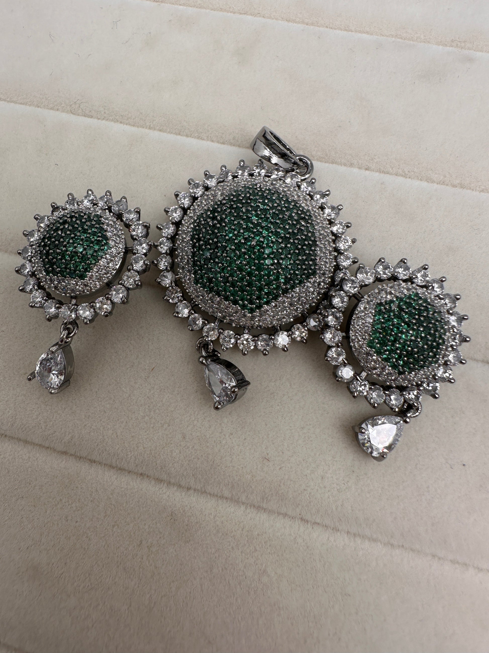 Nano Setting AD Pendent Set - Green