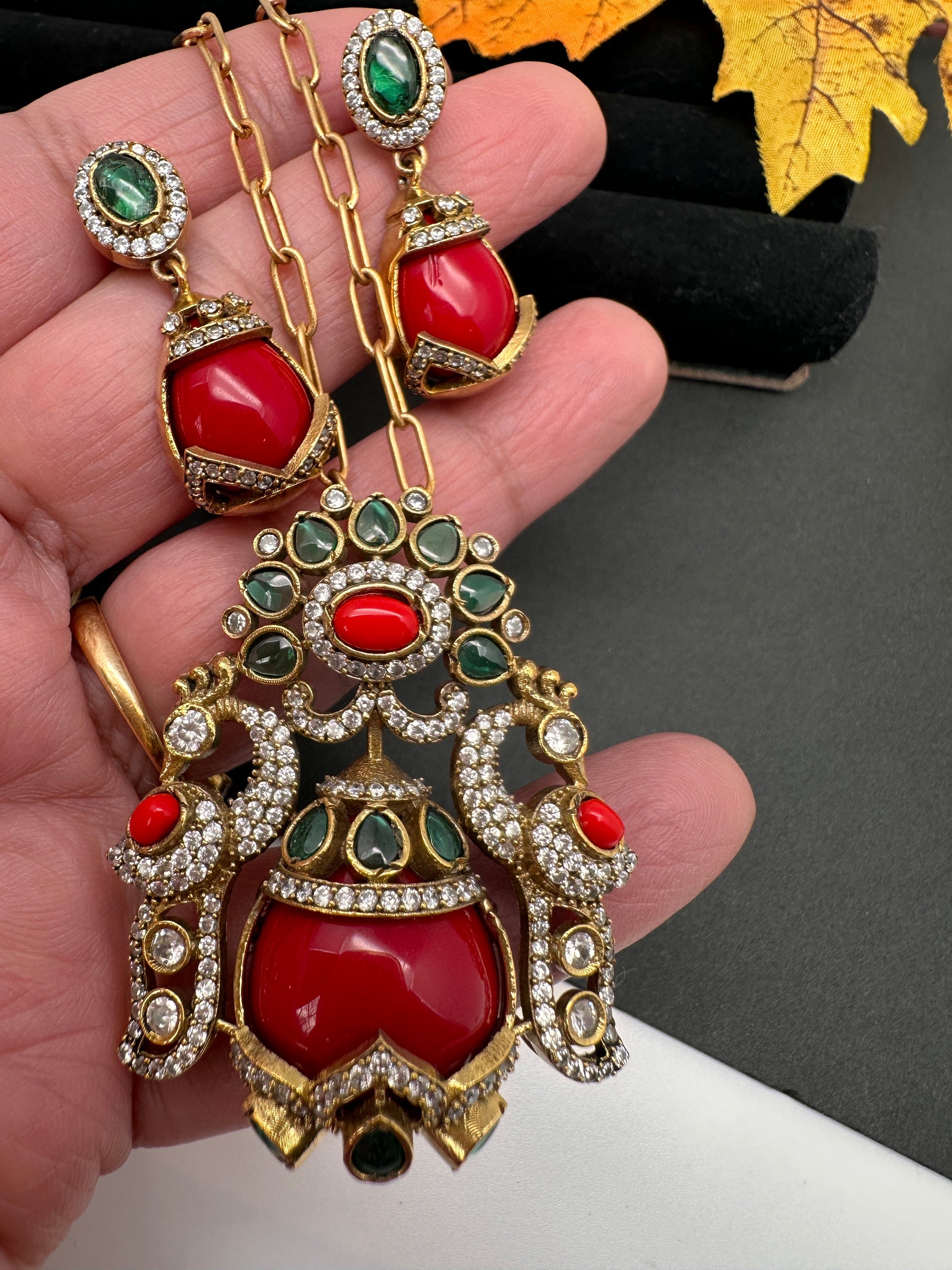 Victorian Color Stone Pendent Set - Coral