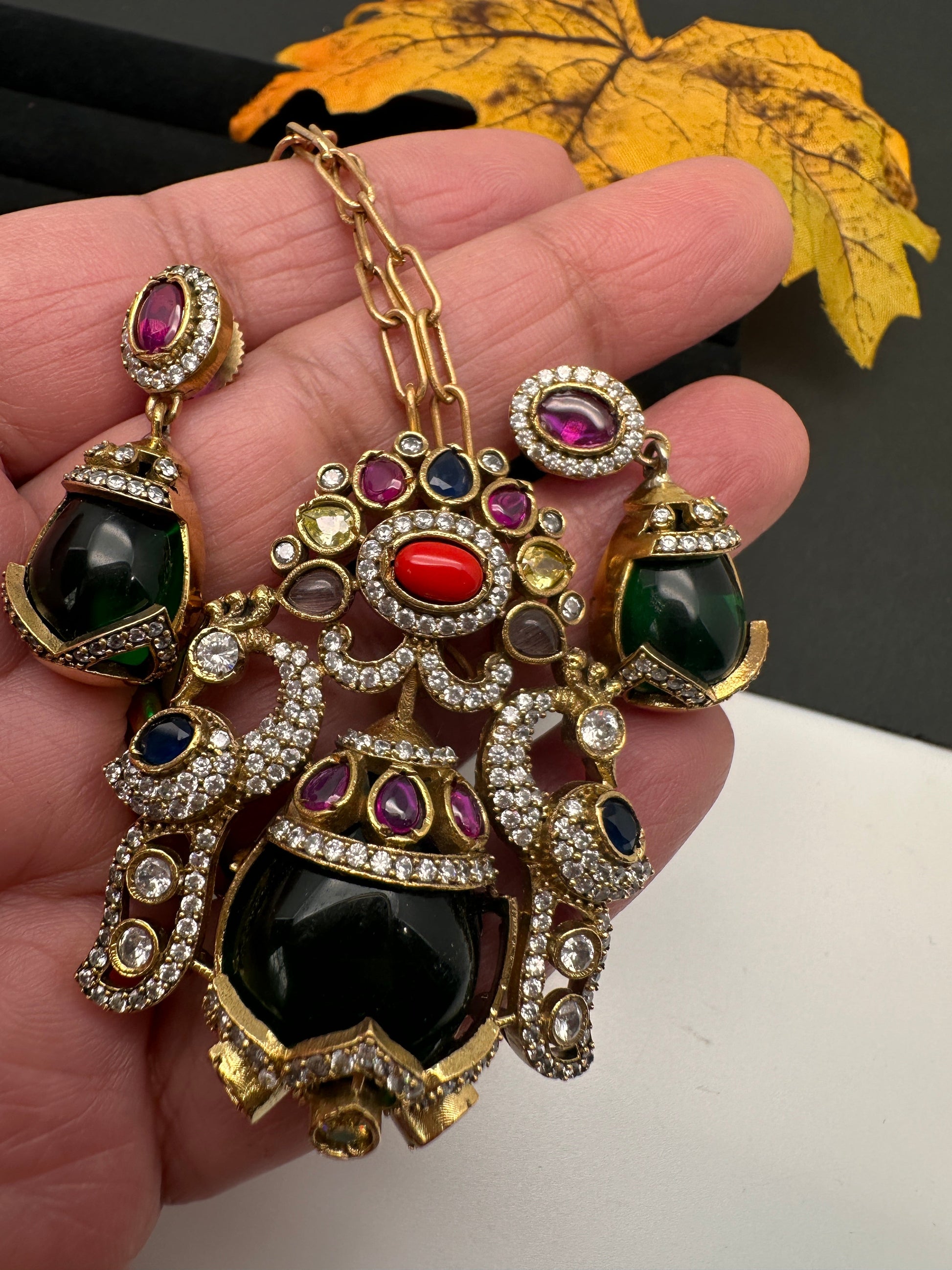 Victorian Color Stone Pendent Set - Green