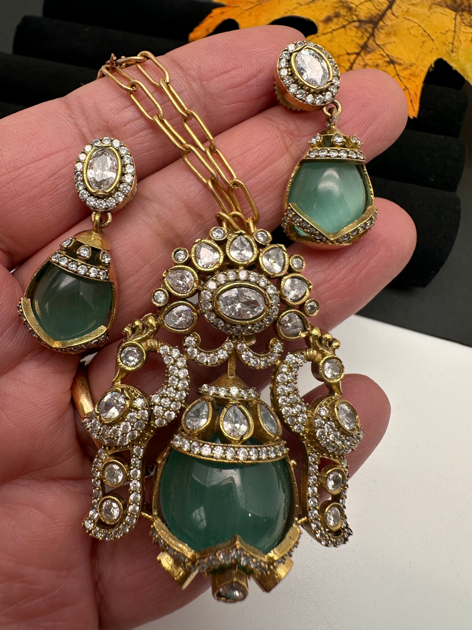 Victorian Color Stone Pendent Set - MintGreen
