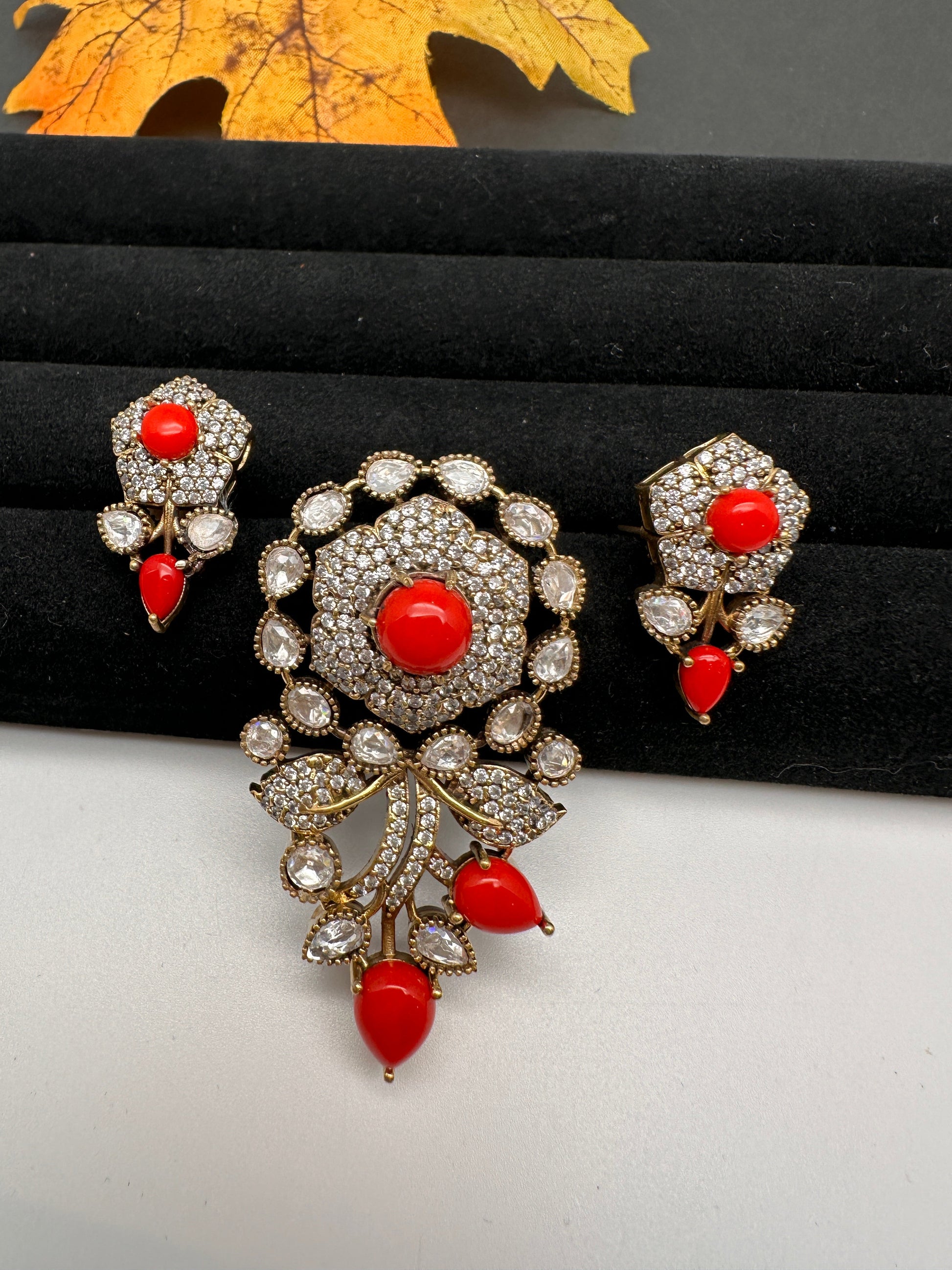 Victorian Floral Color Stone Pendent Set - Coral