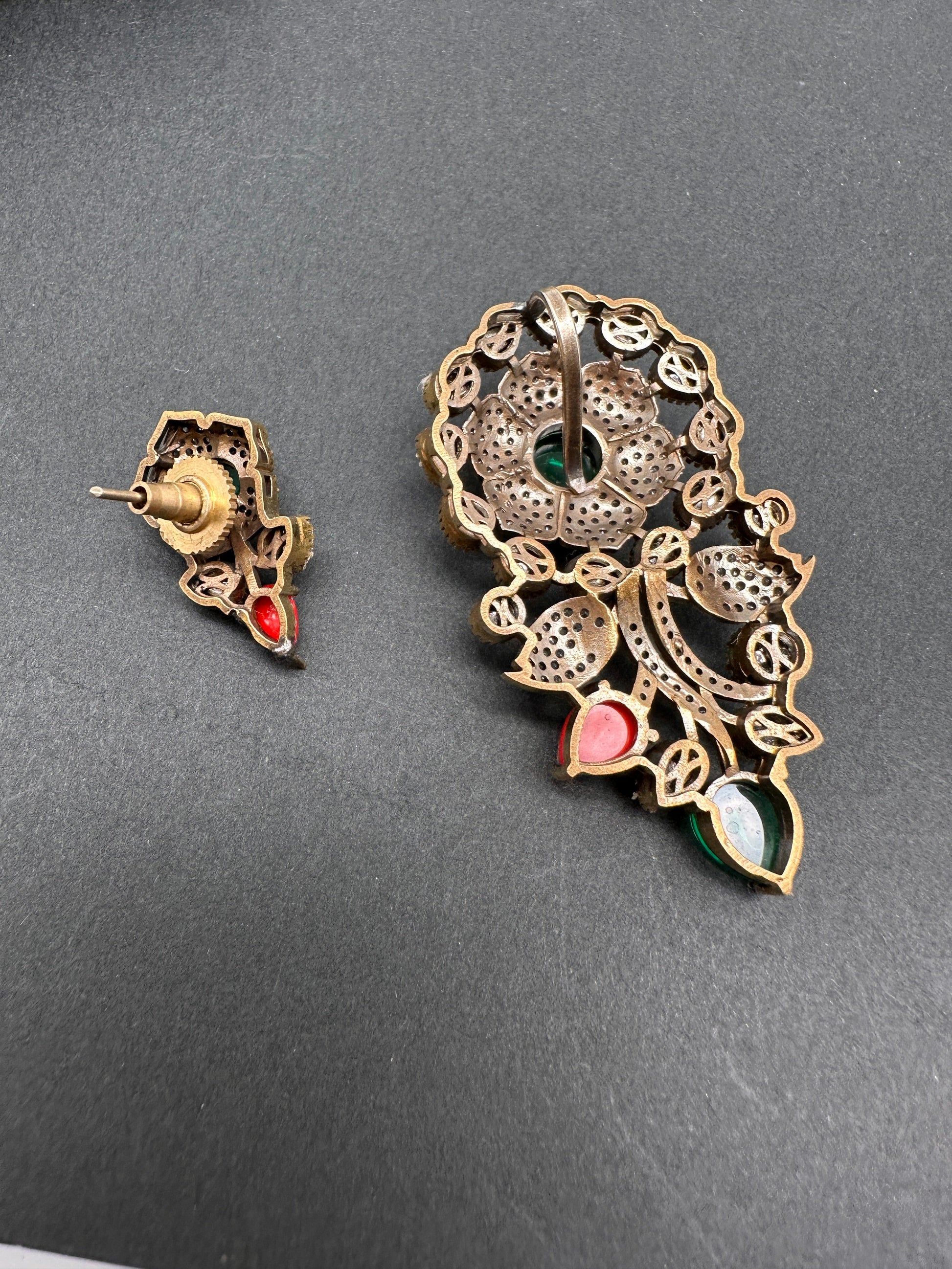 Victorian Floral Color Stone Pendent Set - Green