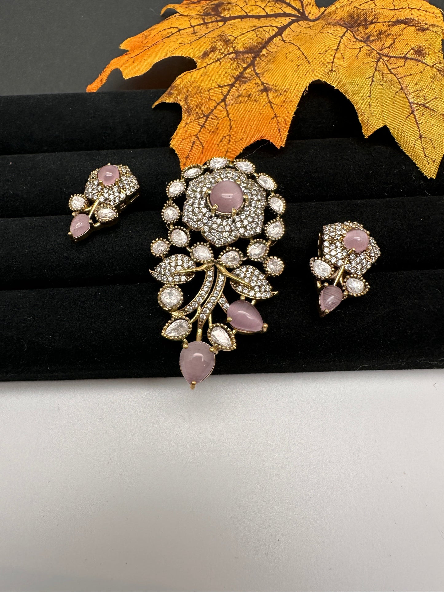 Victorian Floral Color Stone Pendent Set - Pink