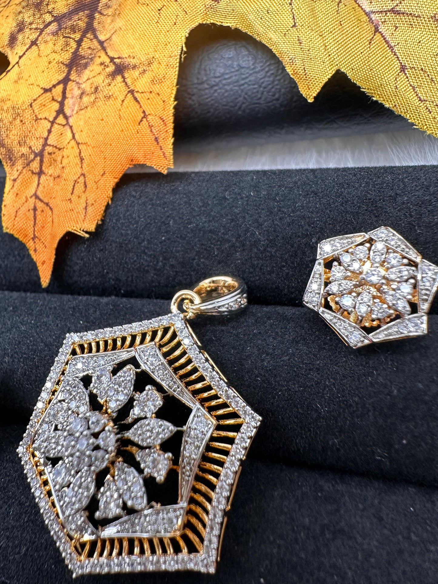 AD Locket Pendent Set