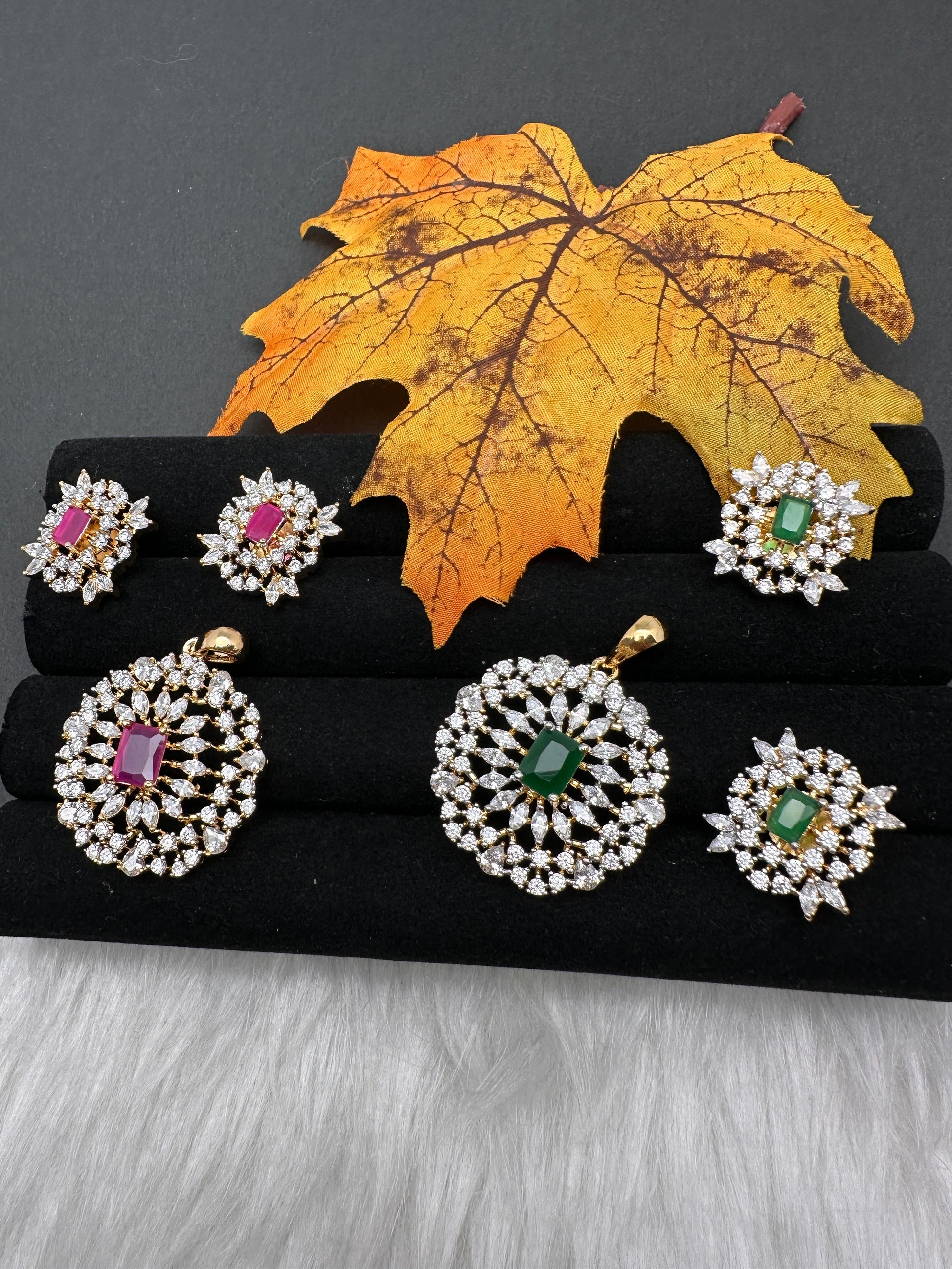 AD Color Stone Pendent Set - Green