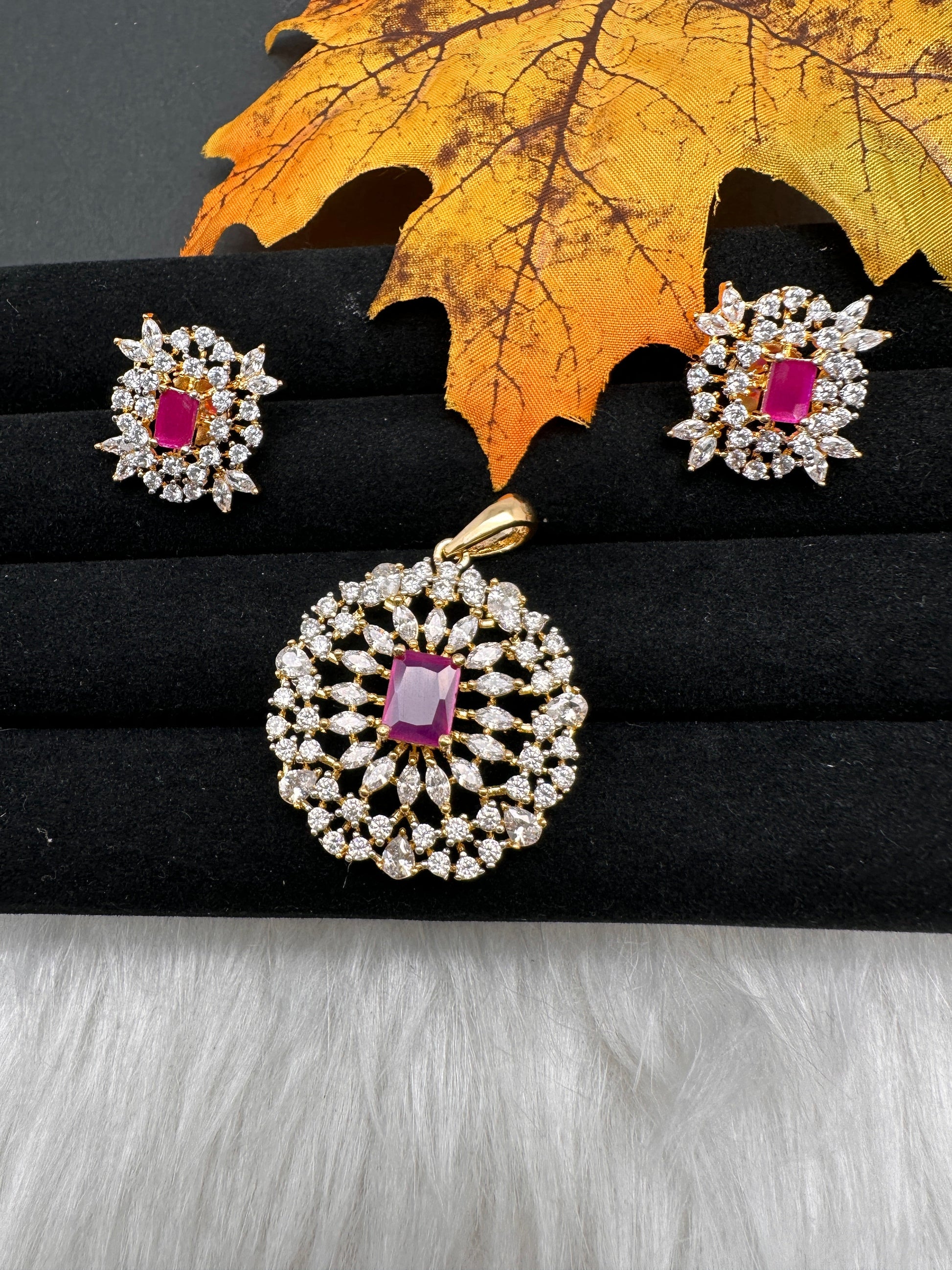 AD Color Stone Pendent Set - Red