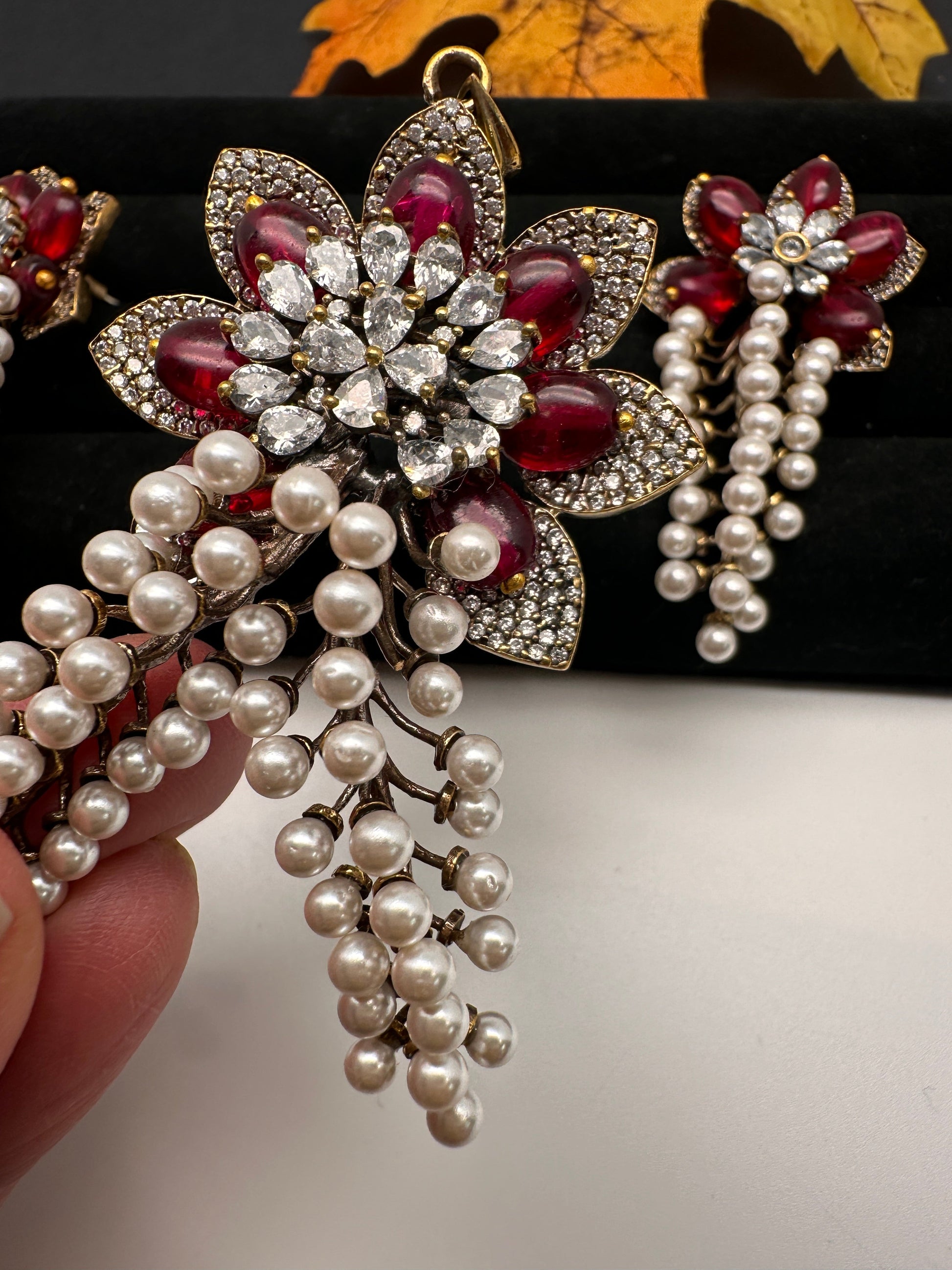 Victorian Floral Pearls Color Stone Pendent Set - Red
