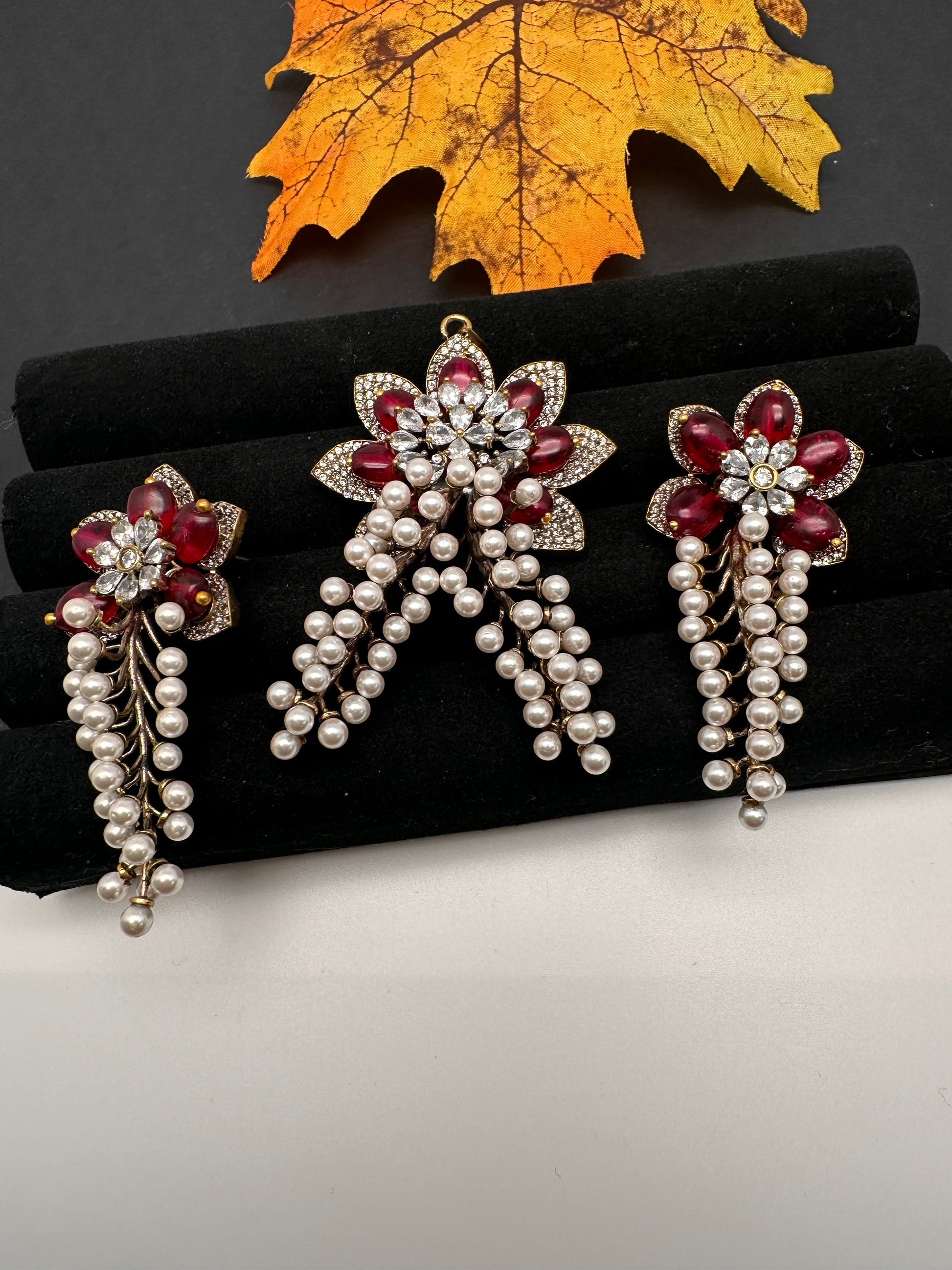 Victorian Floral Pearls Color Stone Pendent Set - Red